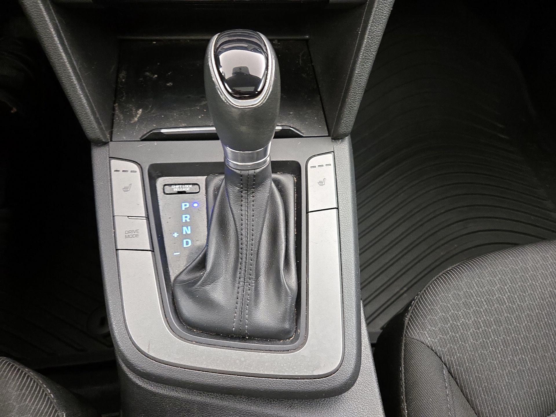 Thumbnail: 2018 Hyundai Elantra - 17