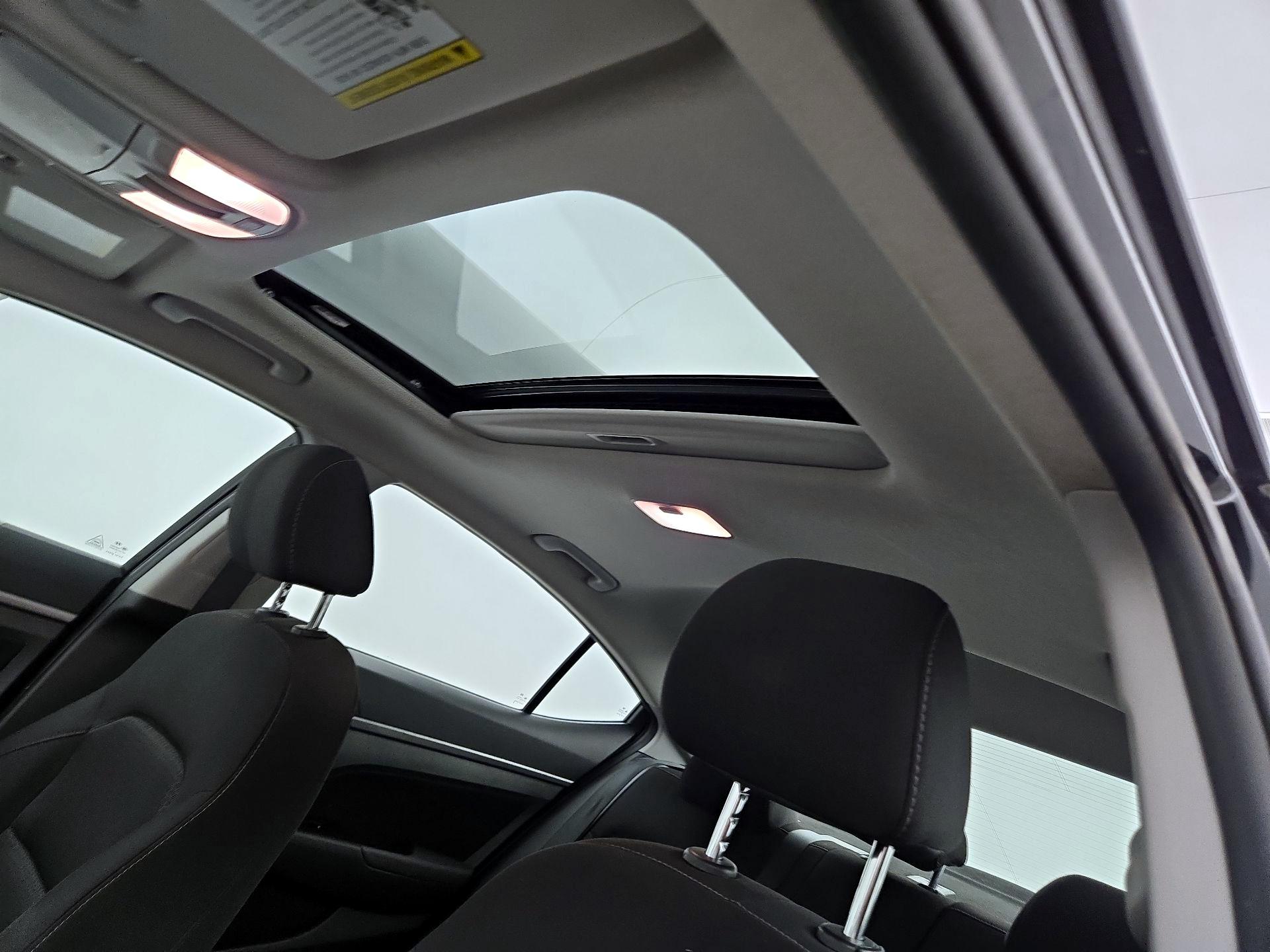 Thumbnail: 2018 Hyundai Elantra - 19