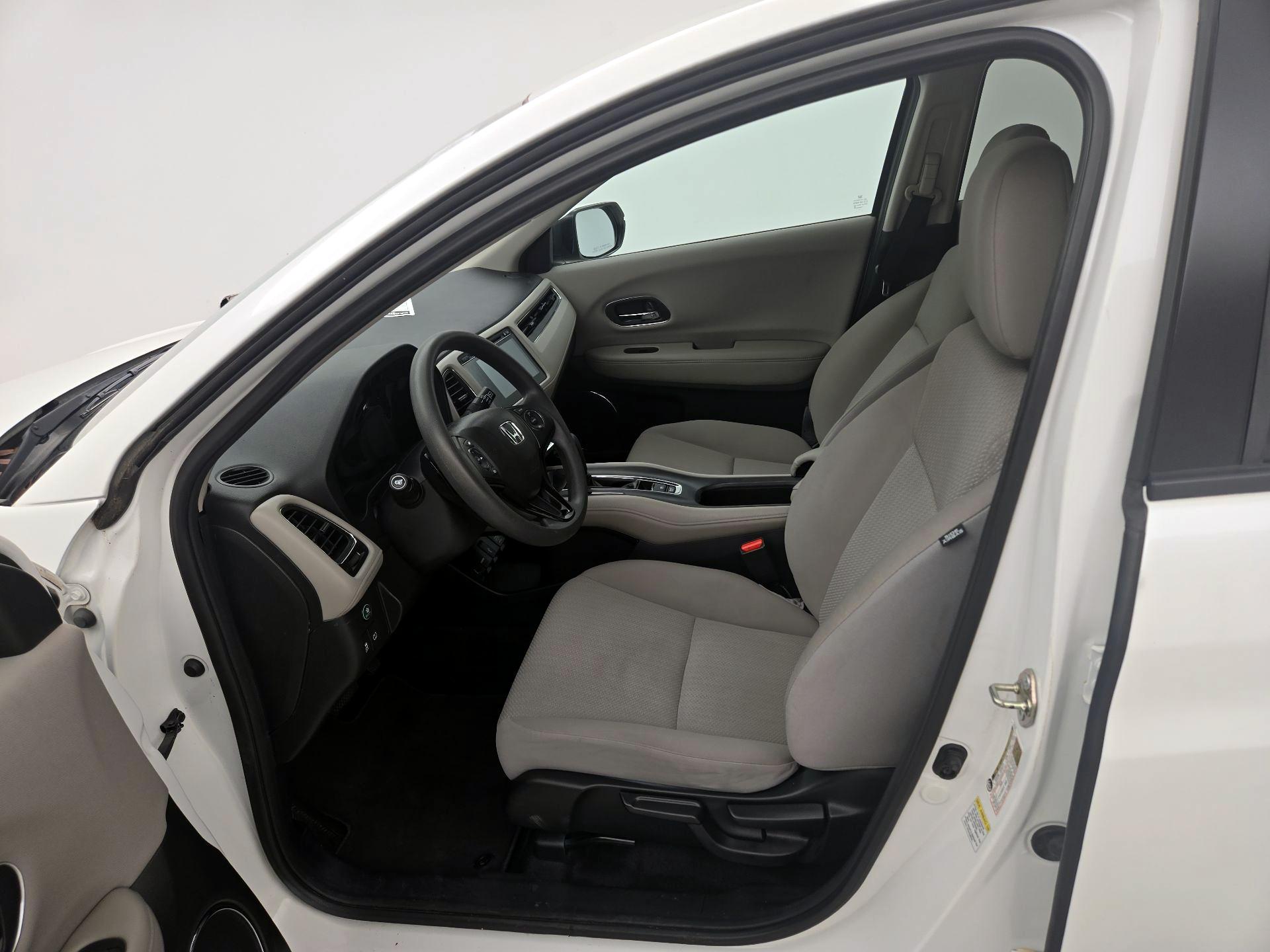 Thumbnail: 2016 Honda HR-V - 11