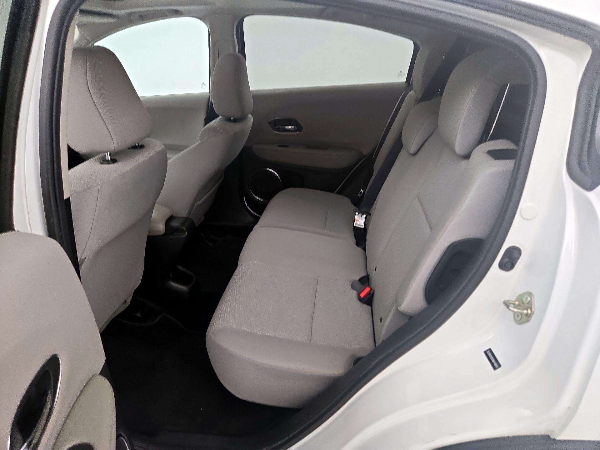 Thumbnail: 2016 Honda HR-V - 20