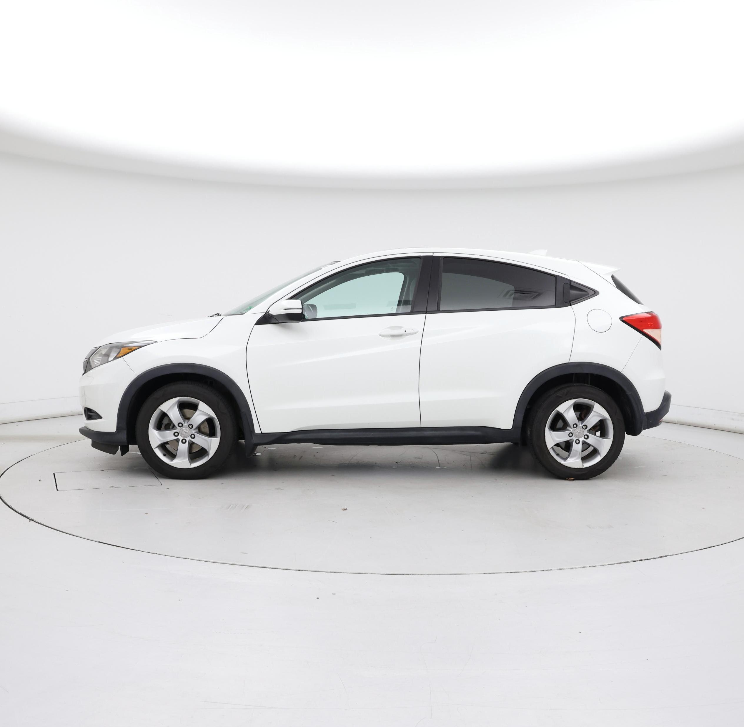 Thumbnail: 2016 Honda HR-V - 3