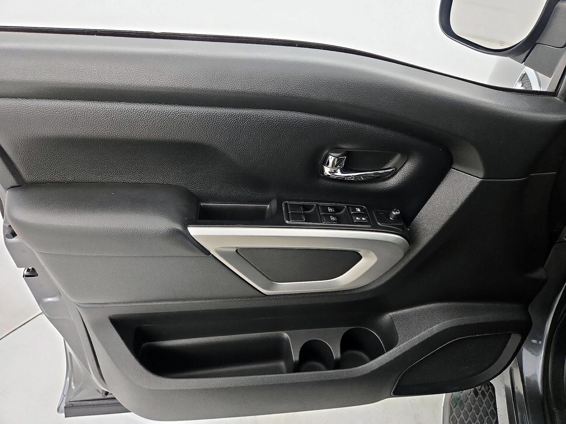 Thumbnail: 2017 Nissan Titan - 12