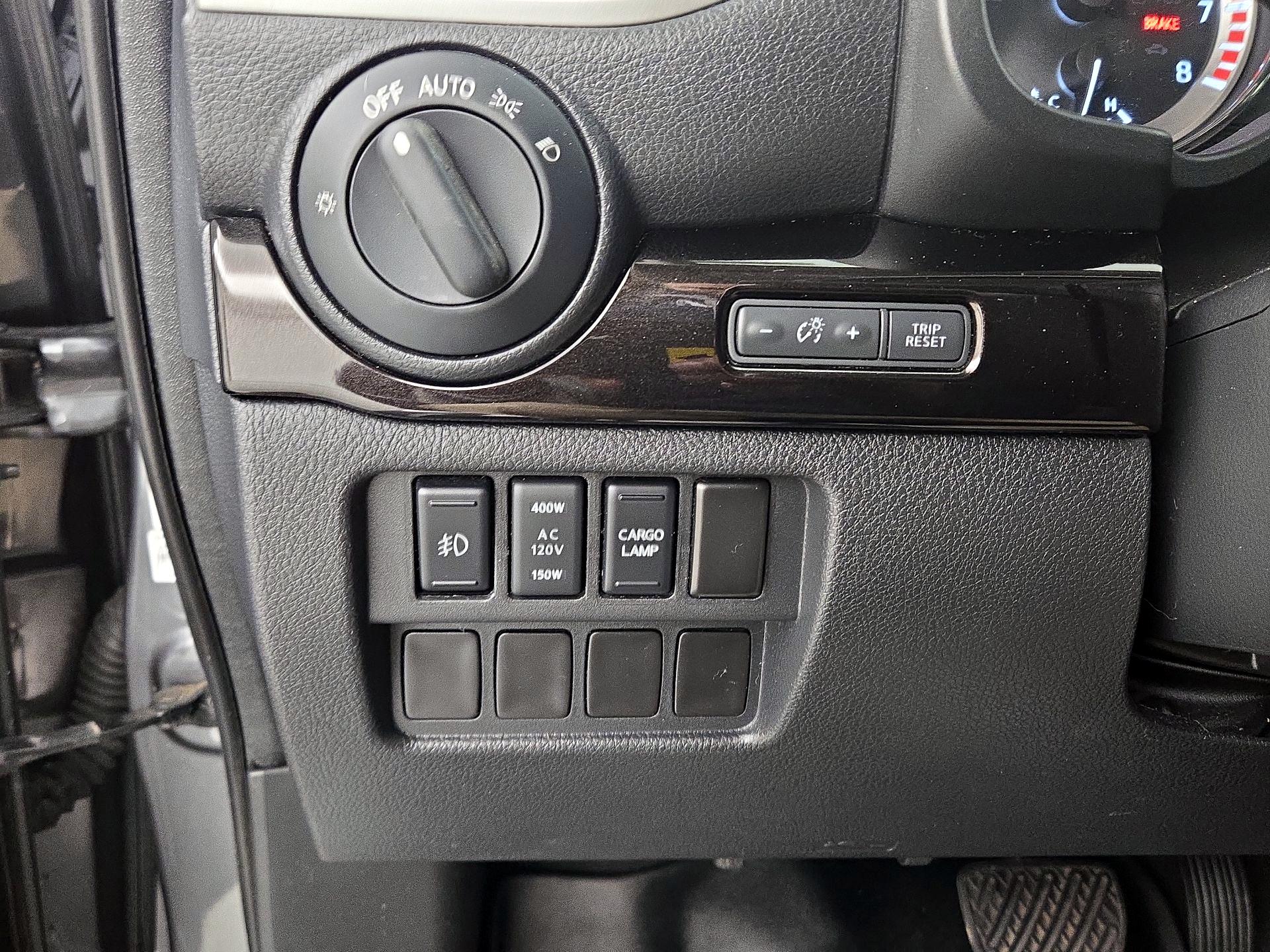 Thumbnail: 2017 Nissan Titan - 13