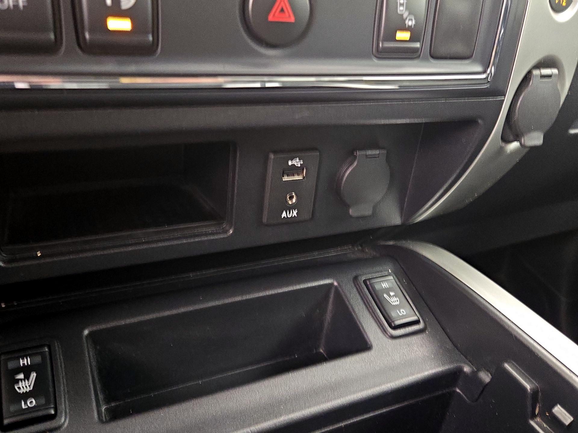 Thumbnail: 2017 Nissan Titan - 18