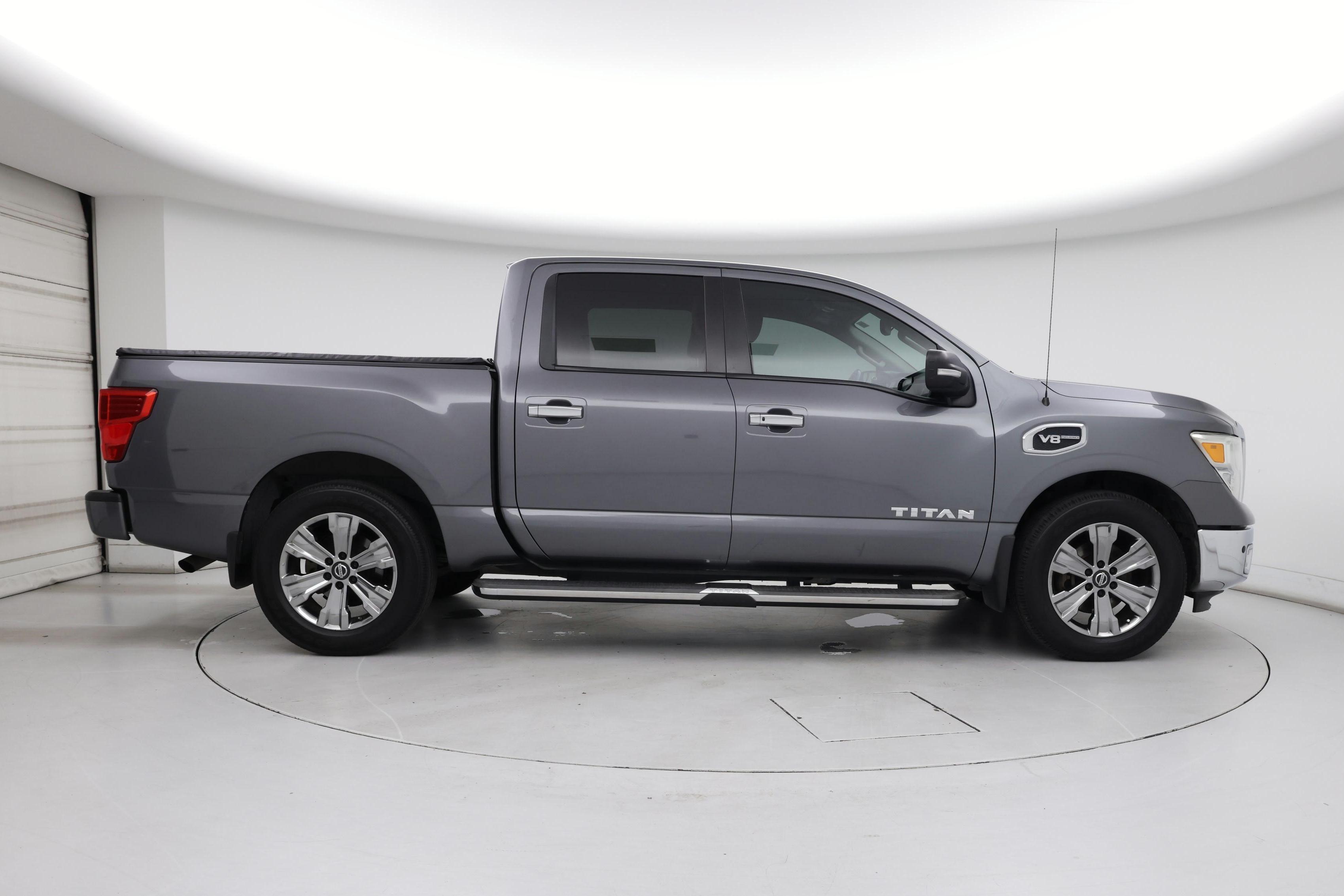 Thumbnail: 2017 Nissan Titan - 7