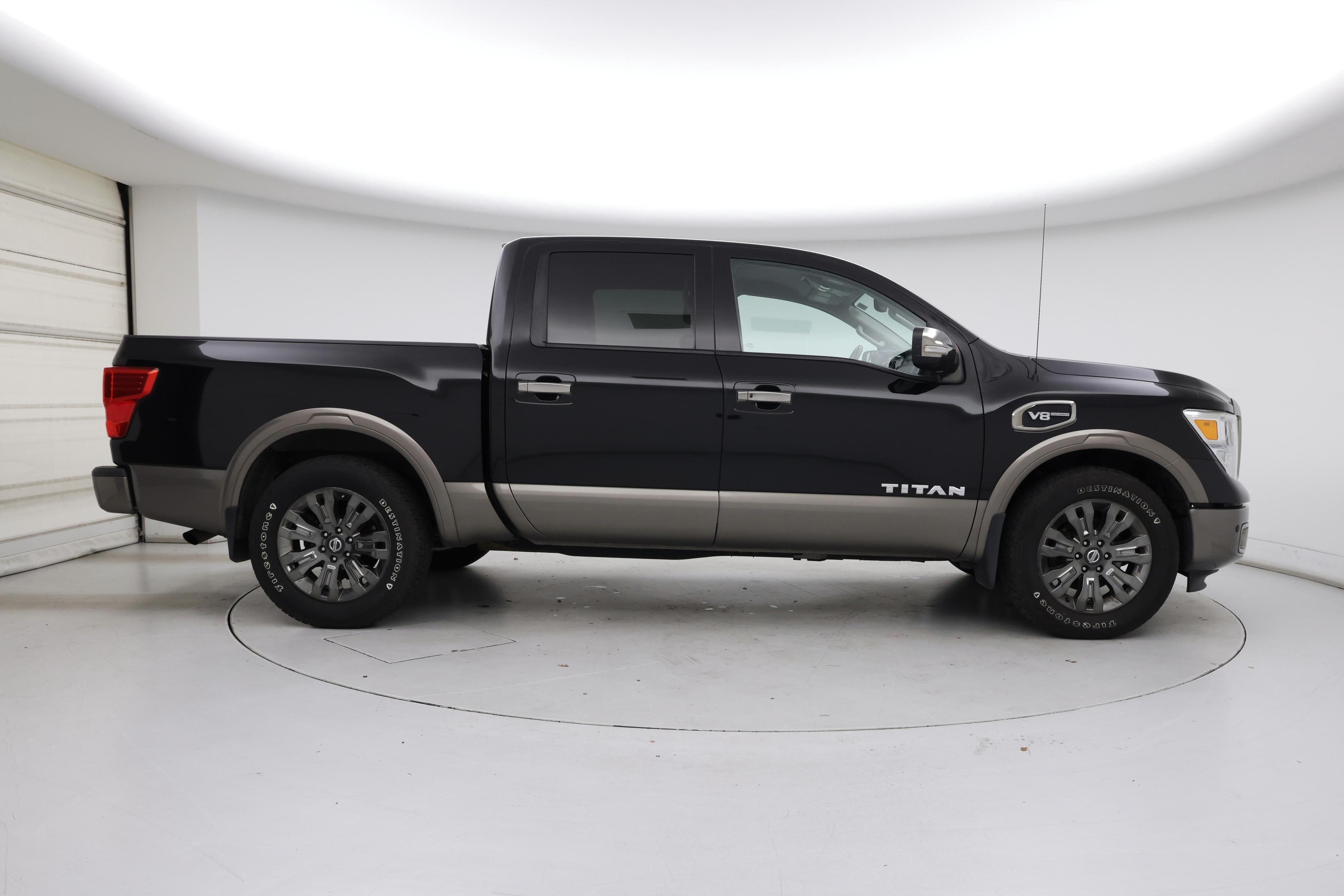 Thumbnail: 2017 Nissan Titan - 7