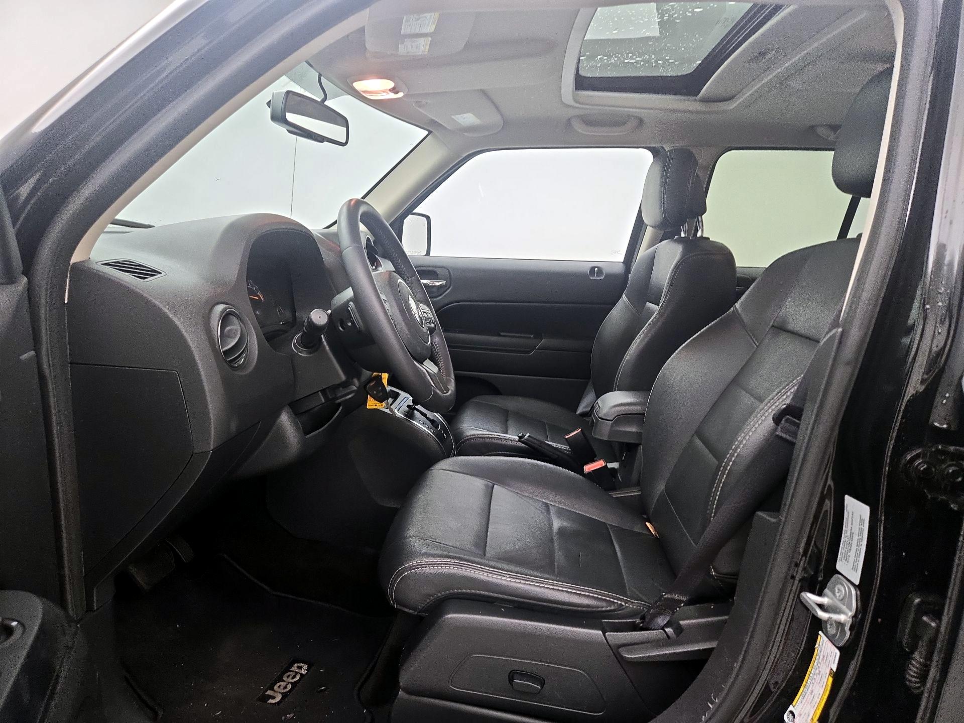 Thumbnail: 2016 Jeep Patriot - 11