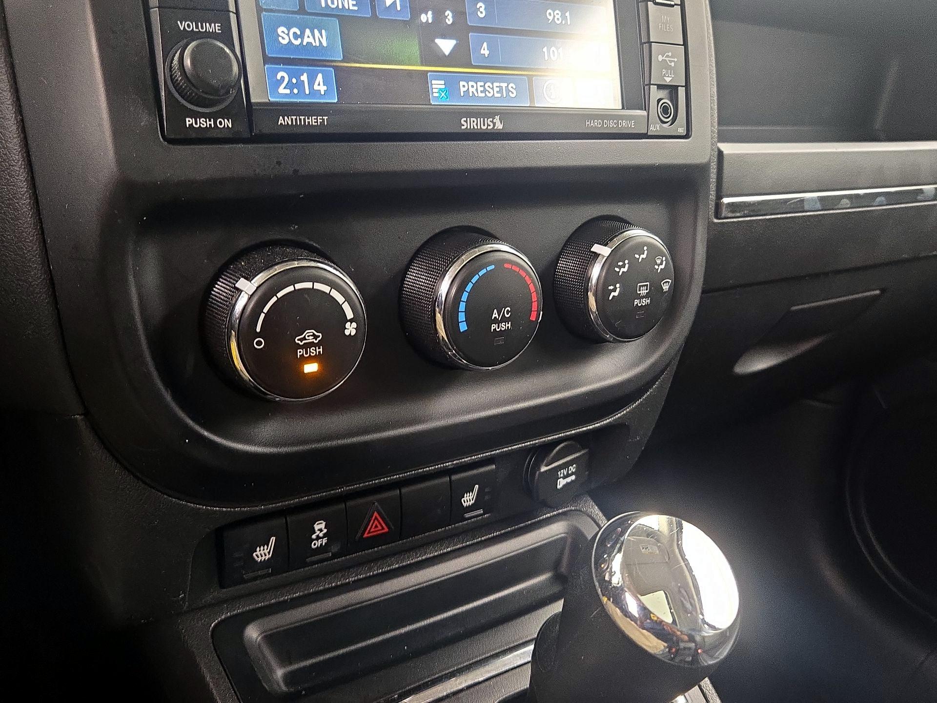 Thumbnail: 2016 Jeep Patriot - 15