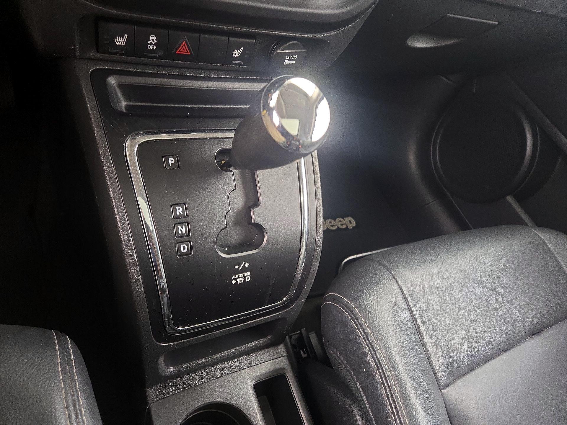 Thumbnail: 2016 Jeep Patriot - 16