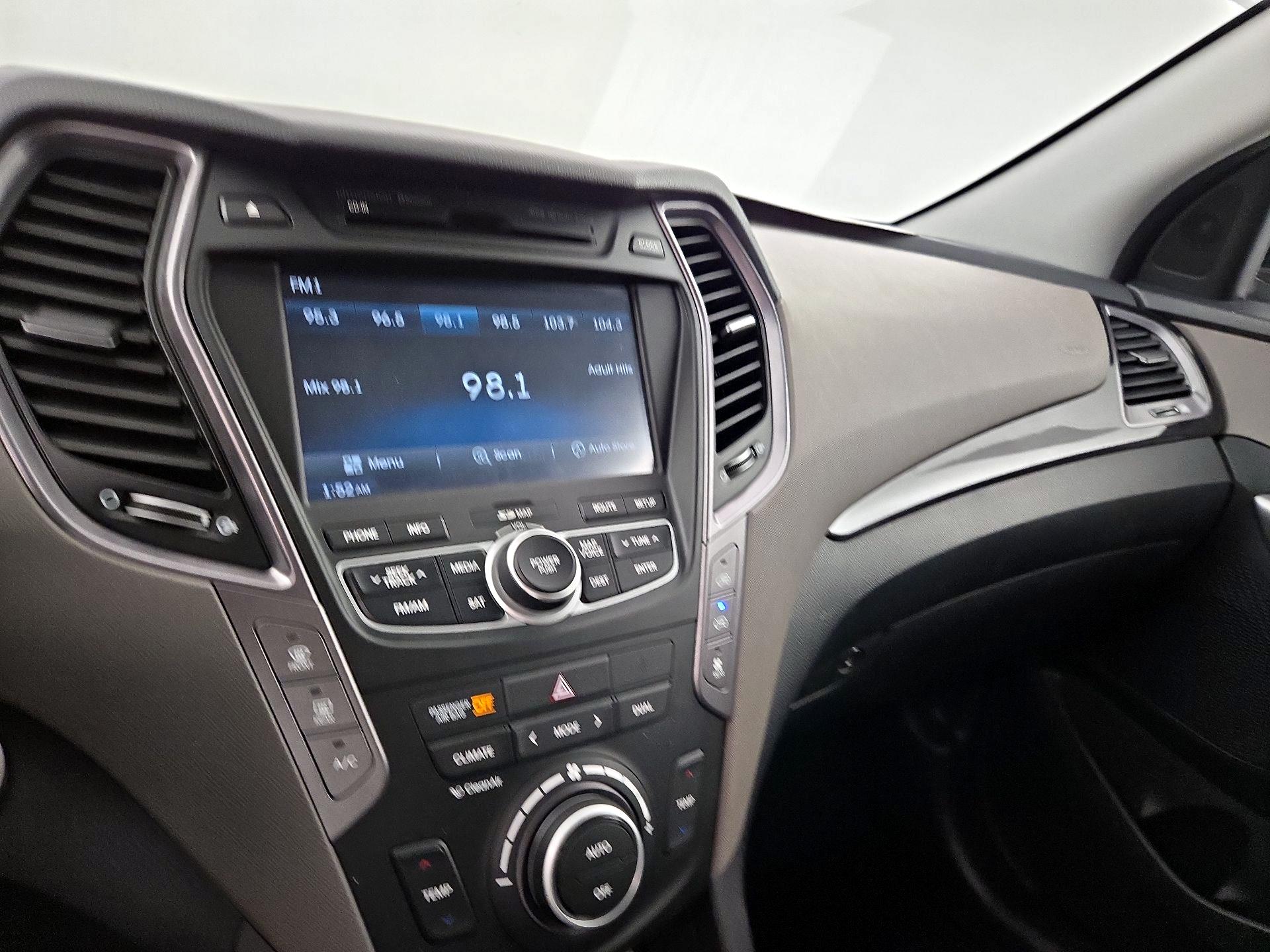 Thumbnail: 2014 Hyundai Santa Fe - 16