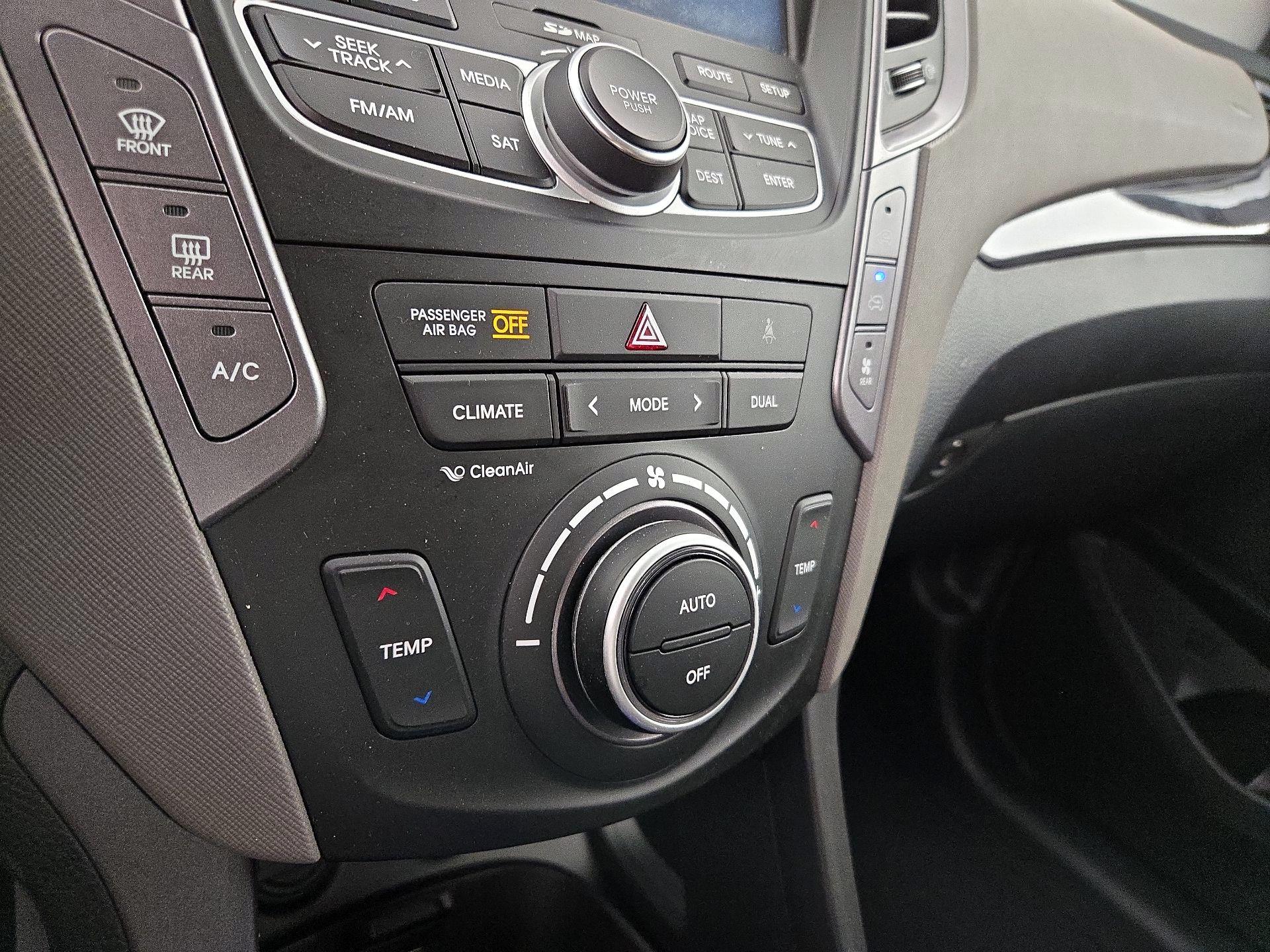 Thumbnail: 2014 Hyundai Santa Fe - 17