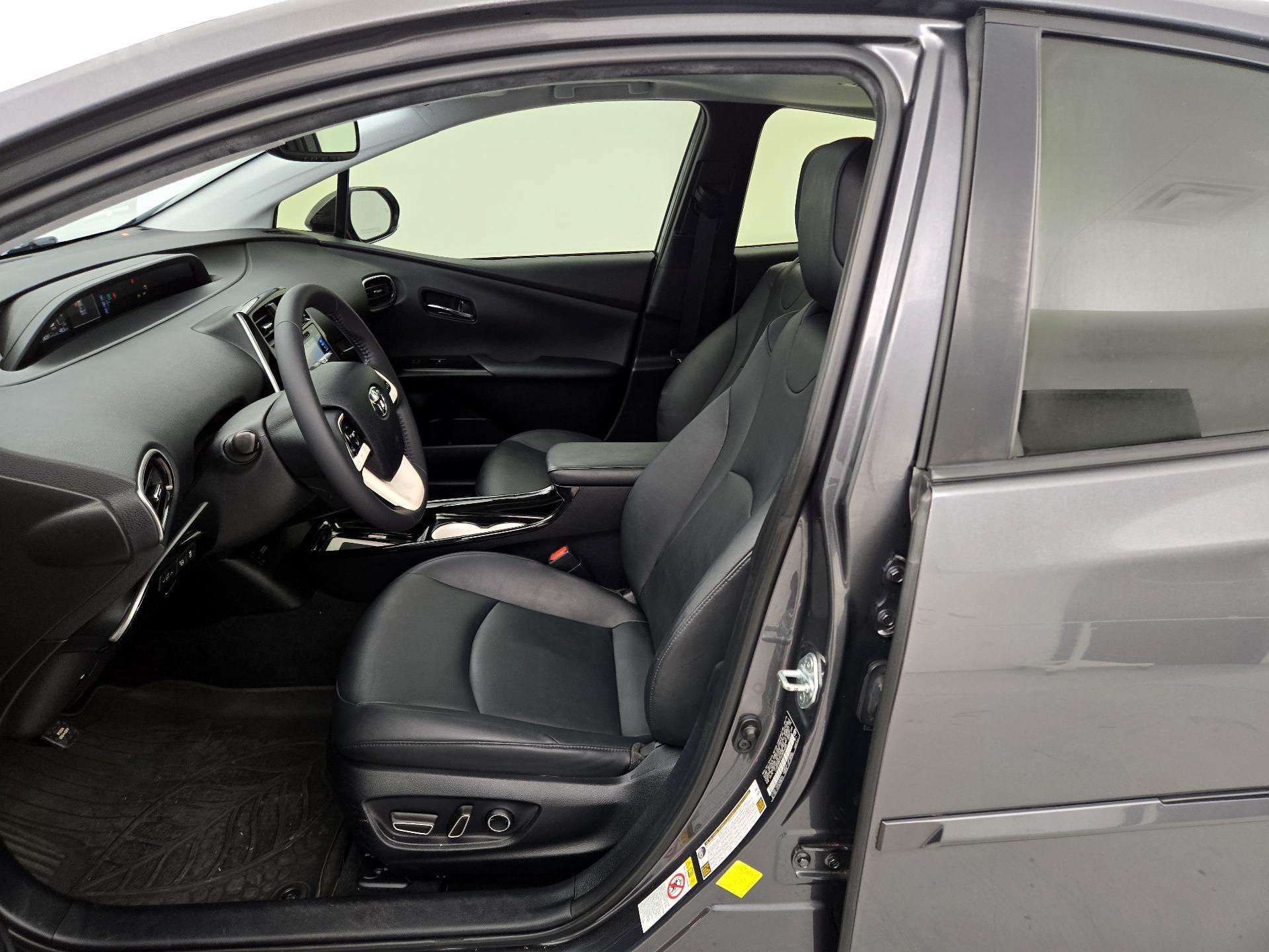 Thumbnail: 2016 Toyota Prius - 11