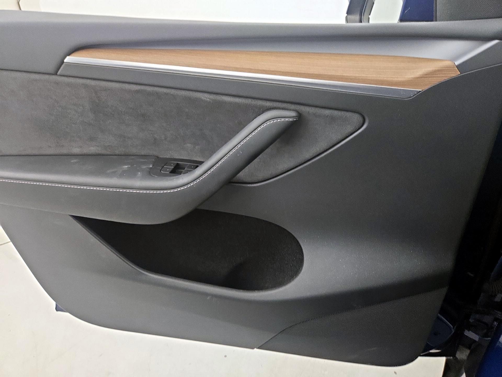 Thumbnail: 2022 Tesla Model Y - 12