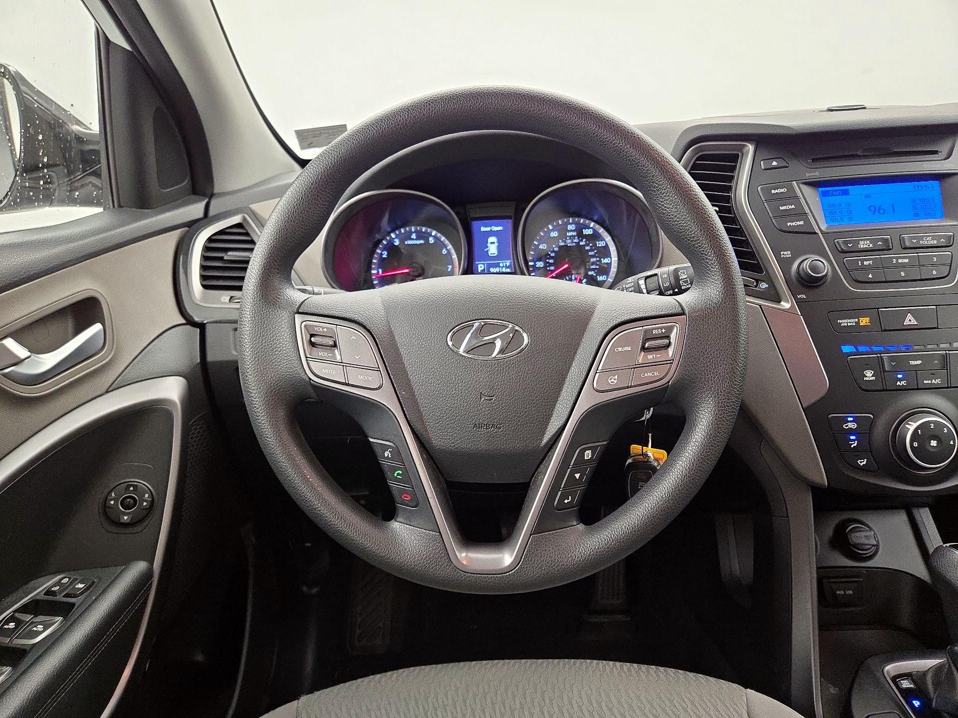 Thumbnail: 2016 Hyundai Santa Fe - 10