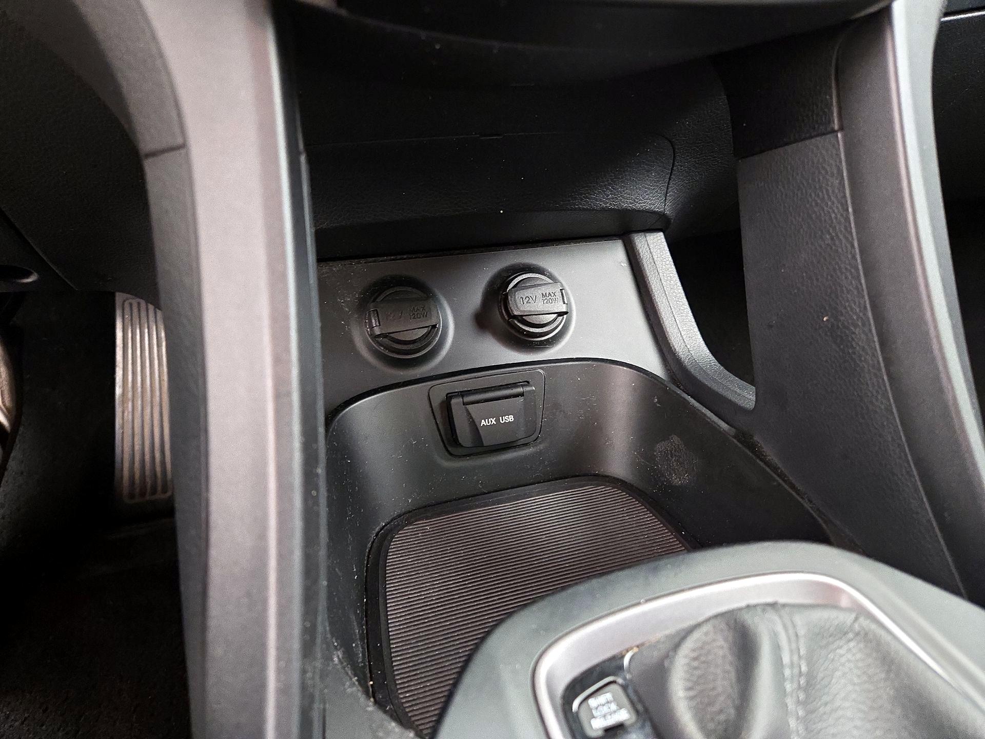 Thumbnail: 2016 Hyundai Santa Fe - 17