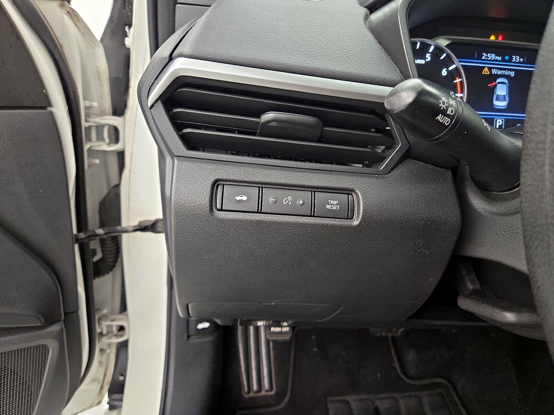 Thumbnail: 2019 Nissan Altima - 13