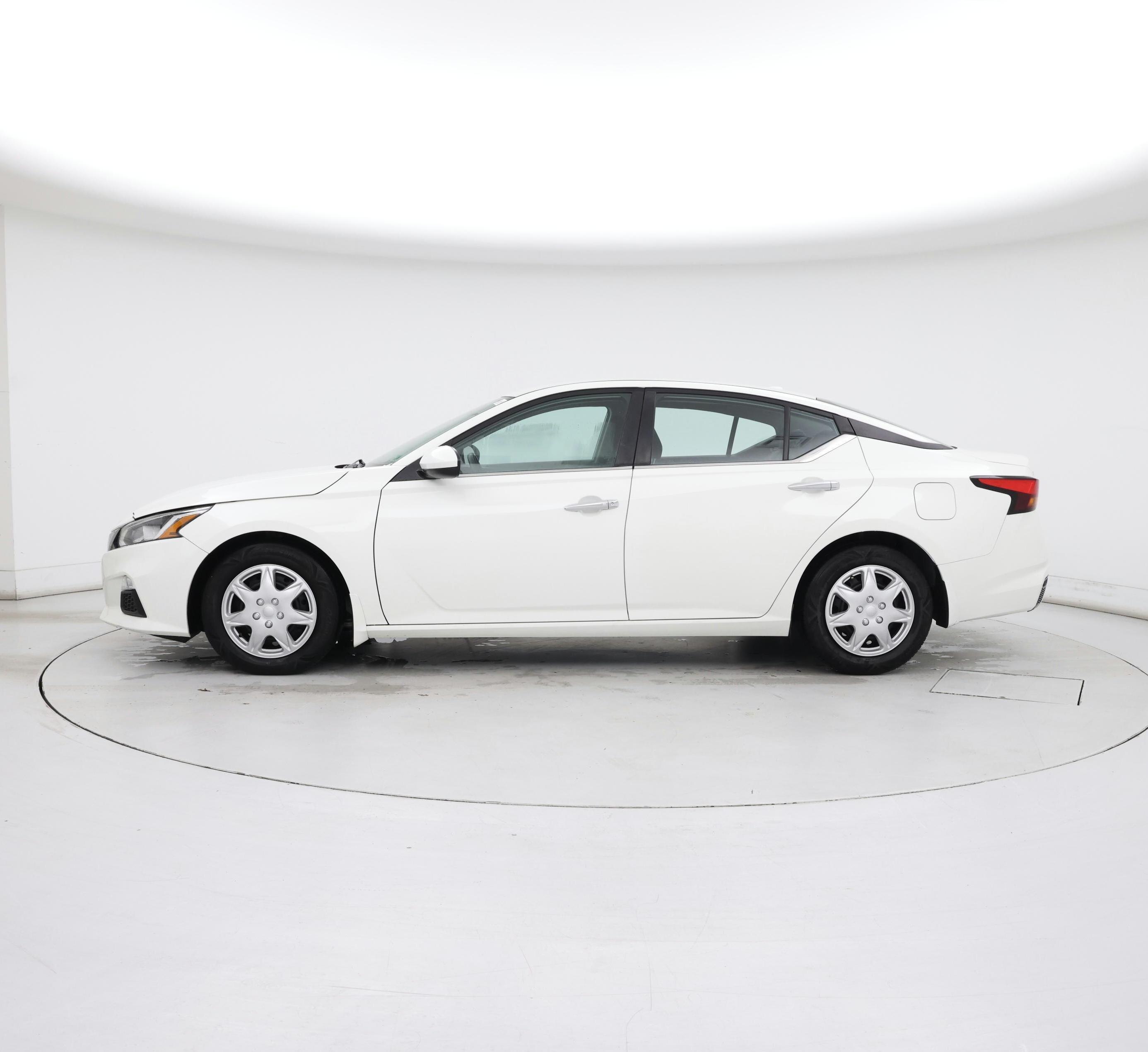 Thumbnail: 2019 Nissan Altima - 3