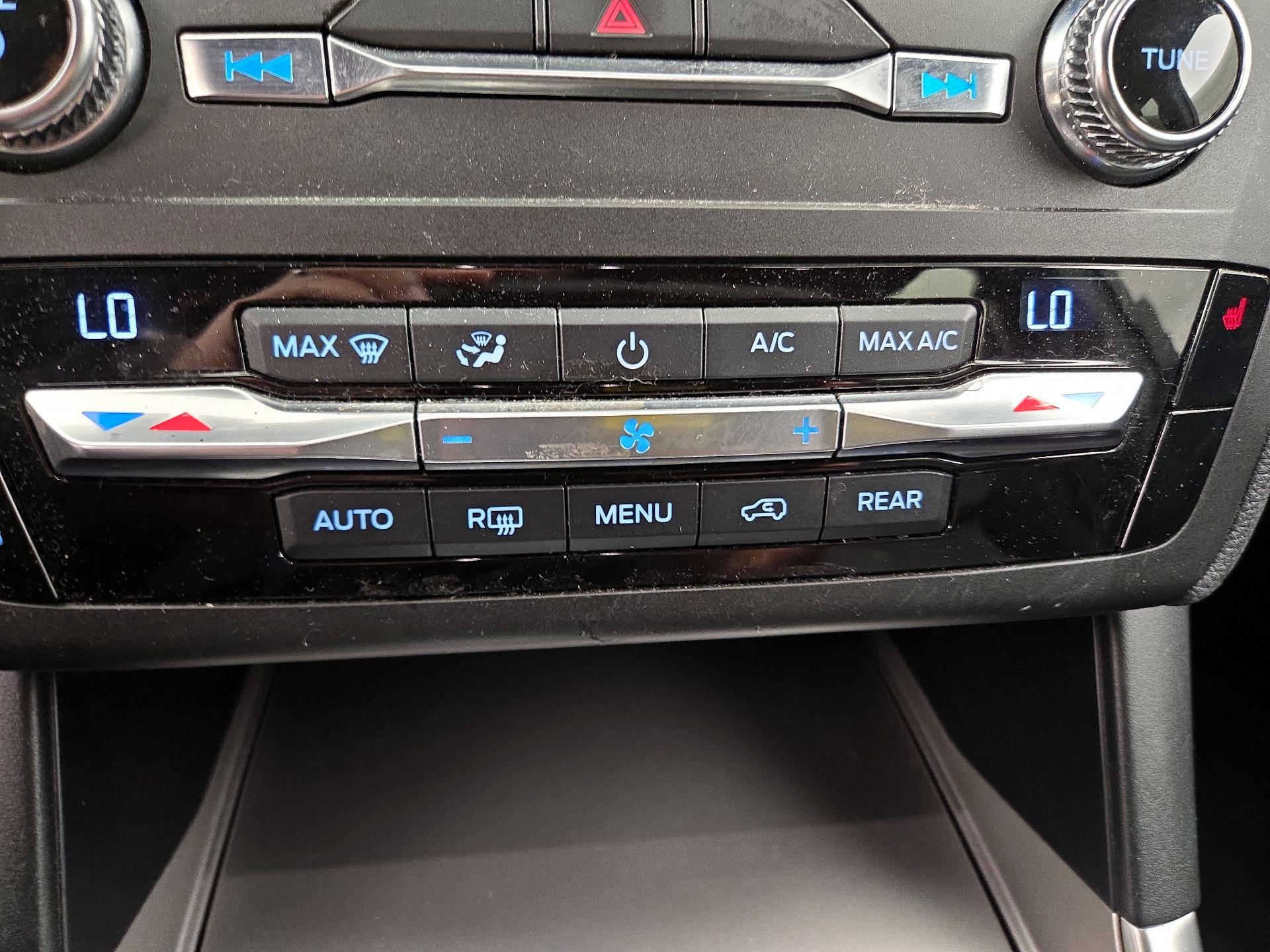 Thumbnail: 2020 Ford Explorer - 17