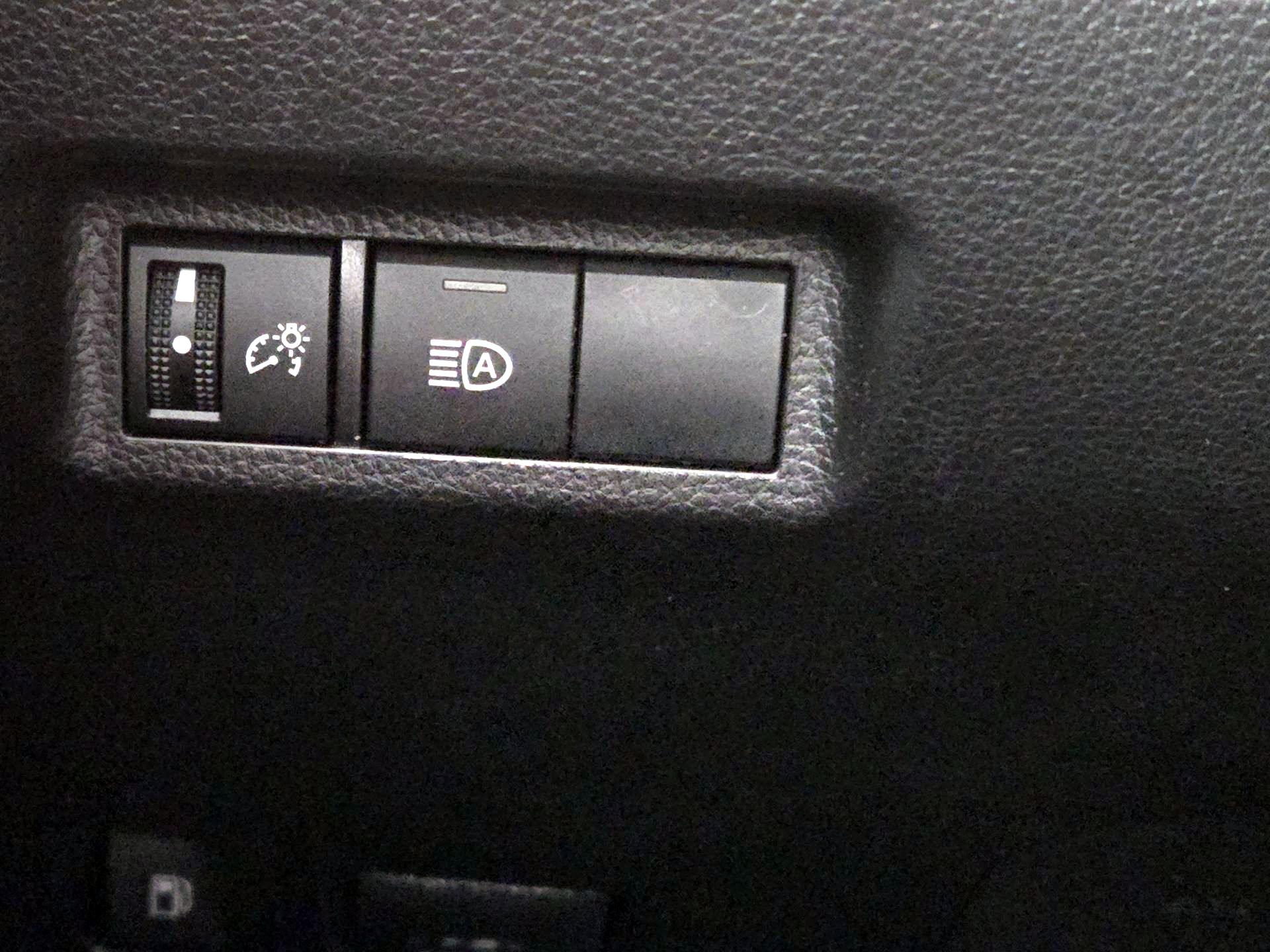 Thumbnail: 2021 Toyota RAV4 - 13