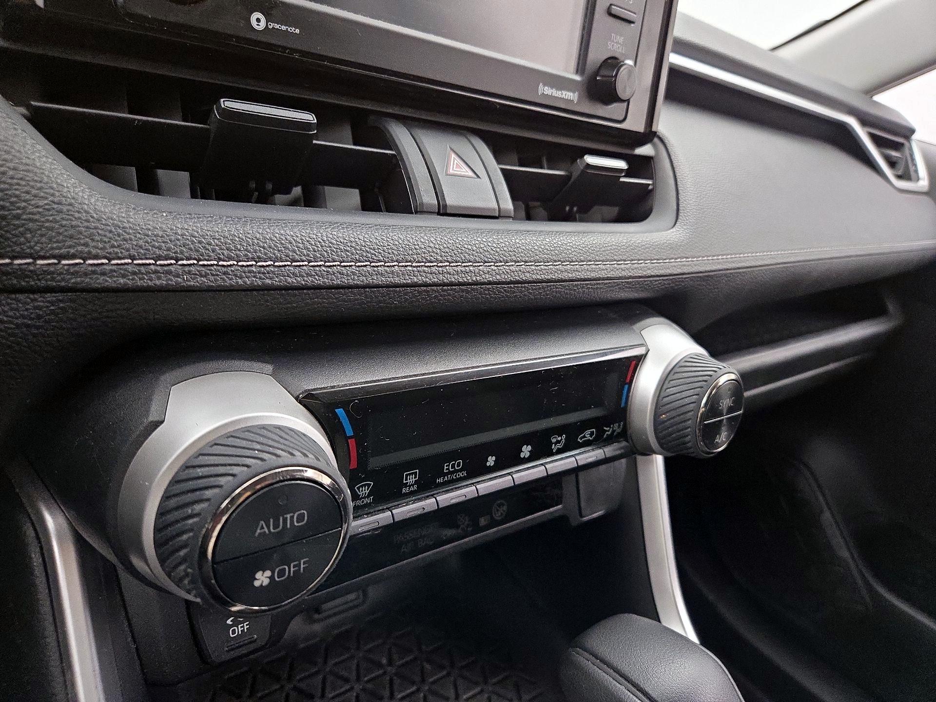 Thumbnail: 2021 Toyota RAV4 - 16