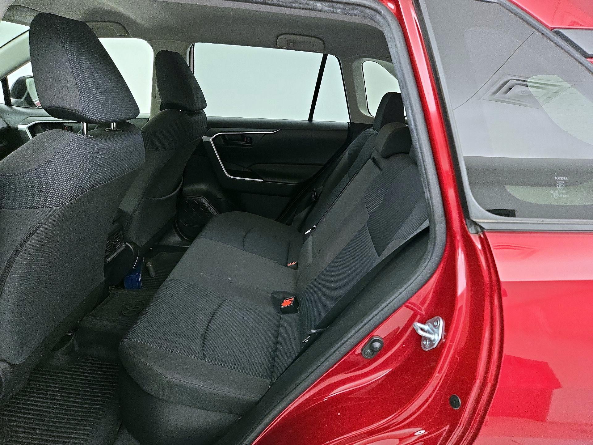 Thumbnail: 2021 Toyota RAV4 - 19