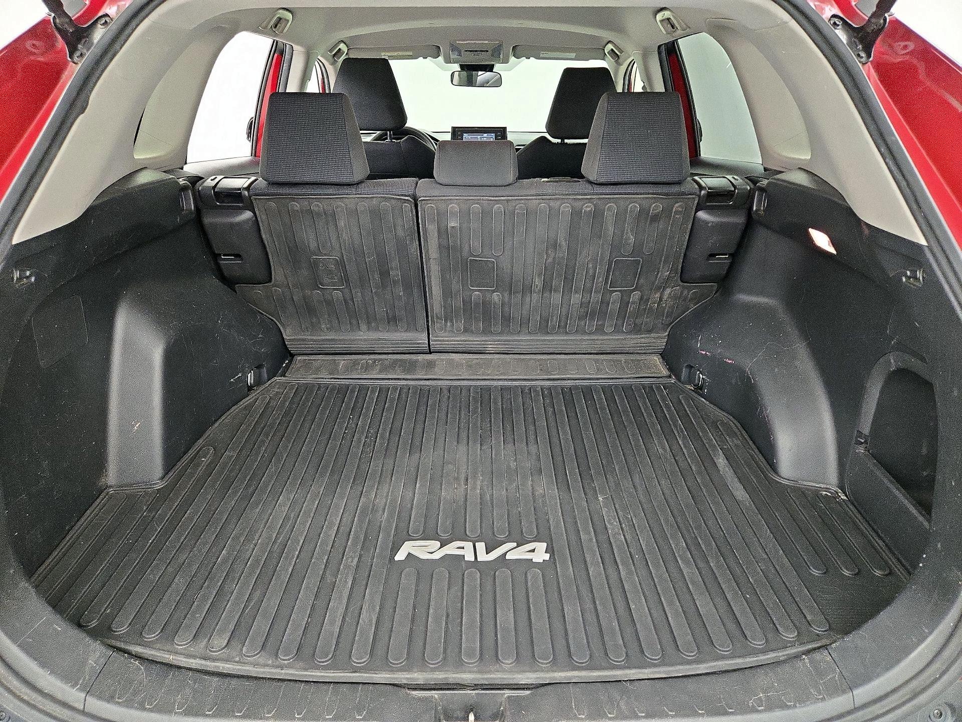 Thumbnail: 2021 Toyota RAV4 - 20