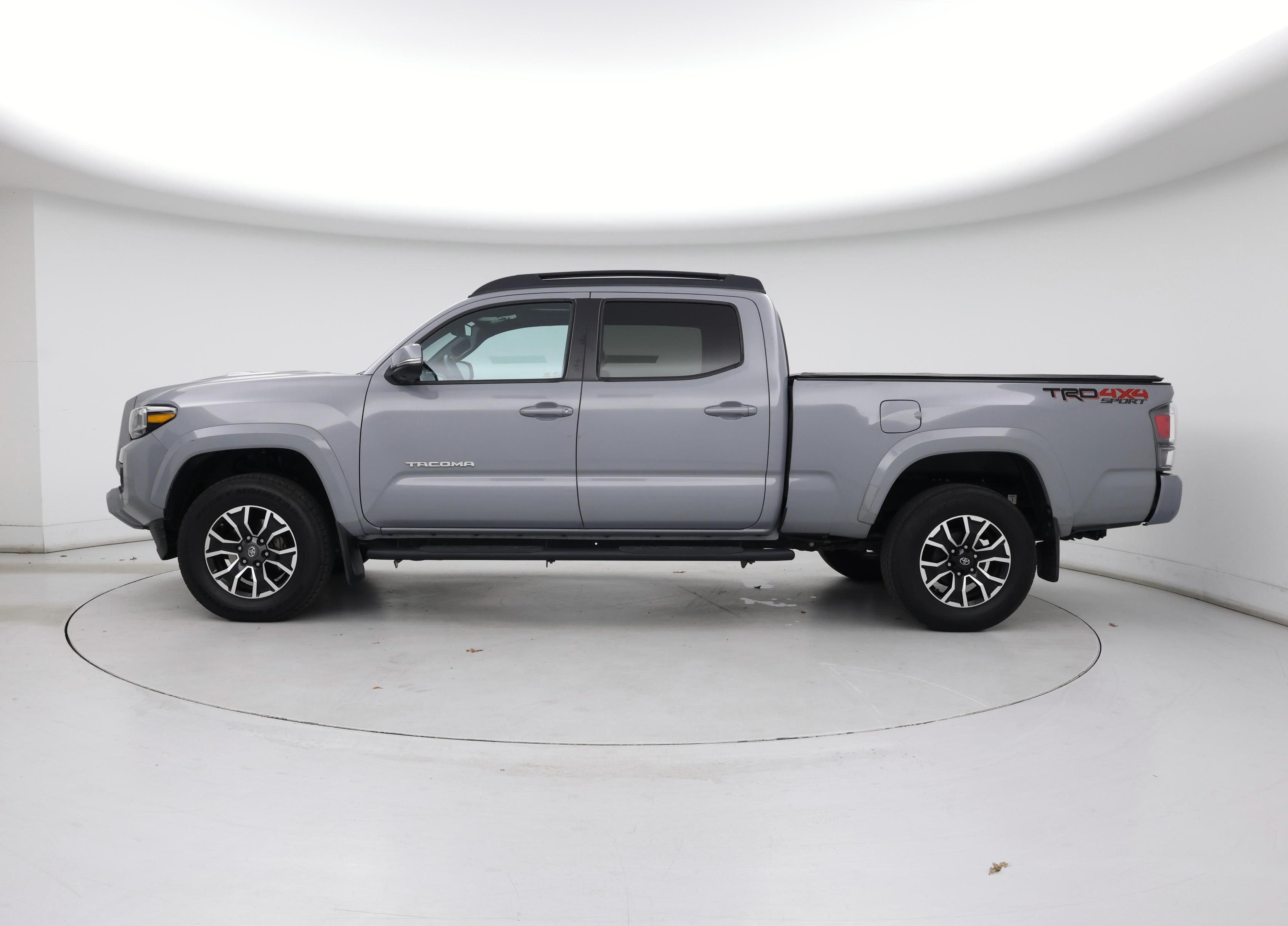 Thumbnail: 2020 Toyota Tacoma - 3