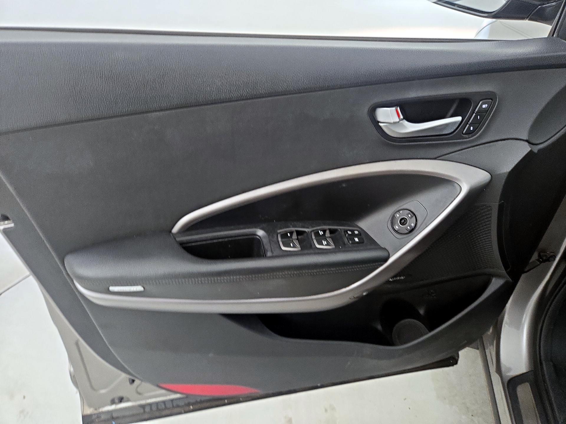 Thumbnail: 2015 Hyundai Santa Fe - 12