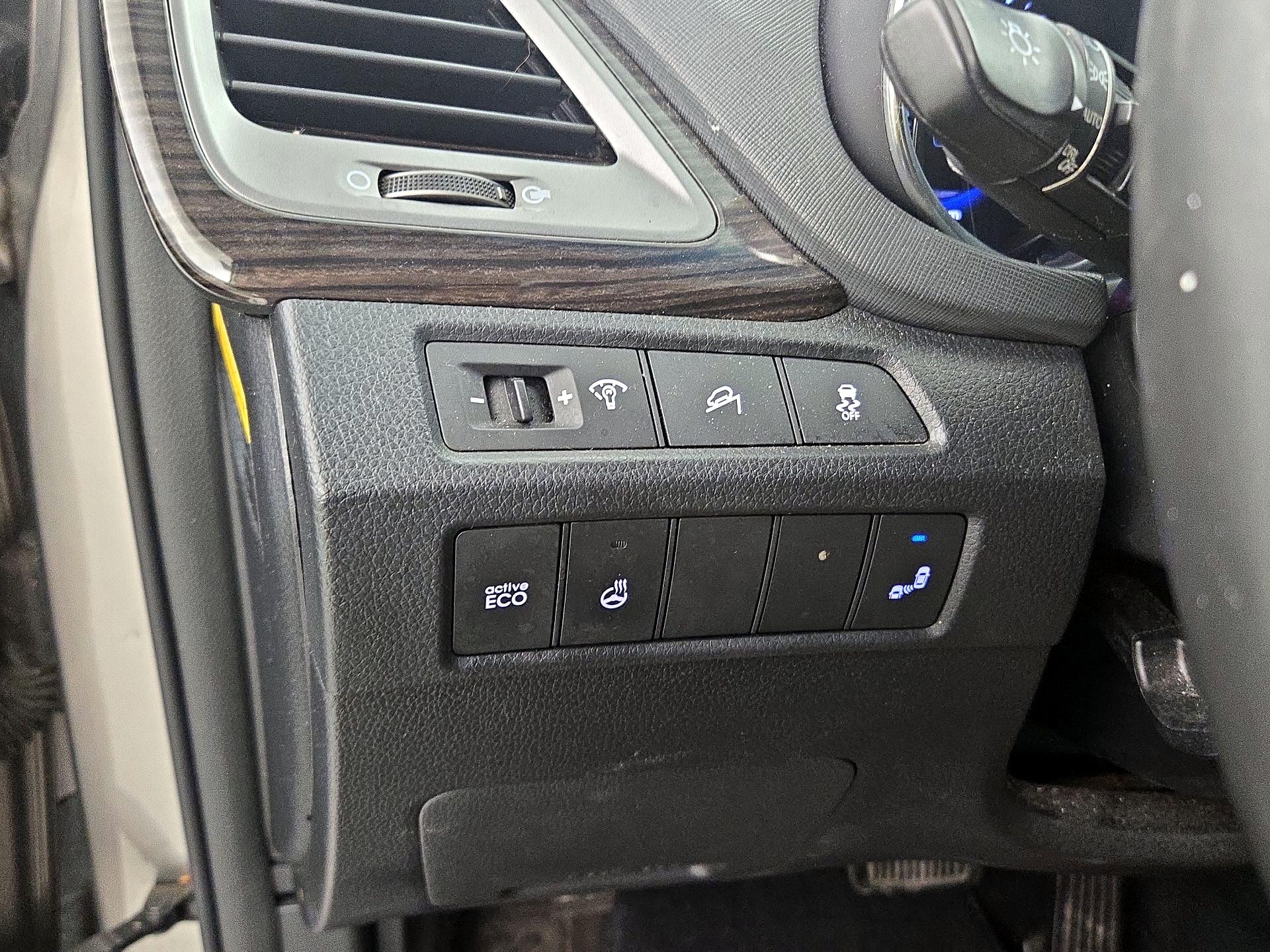 Thumbnail: 2015 Hyundai Santa Fe - 13