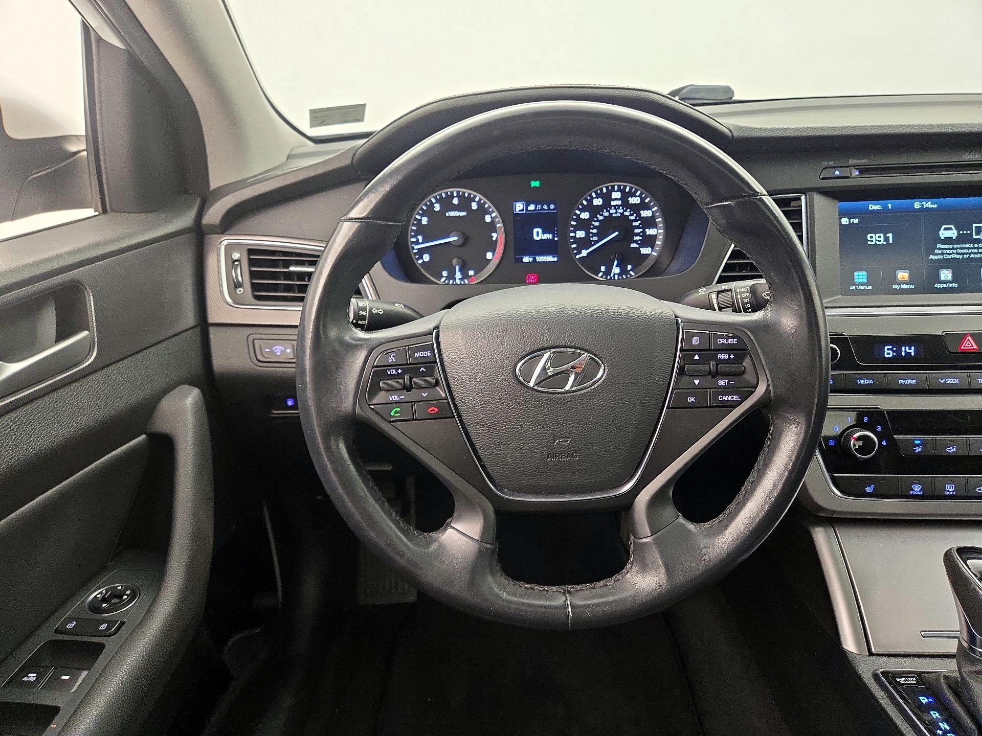 Thumbnail: 2017 Hyundai Sonata - 10