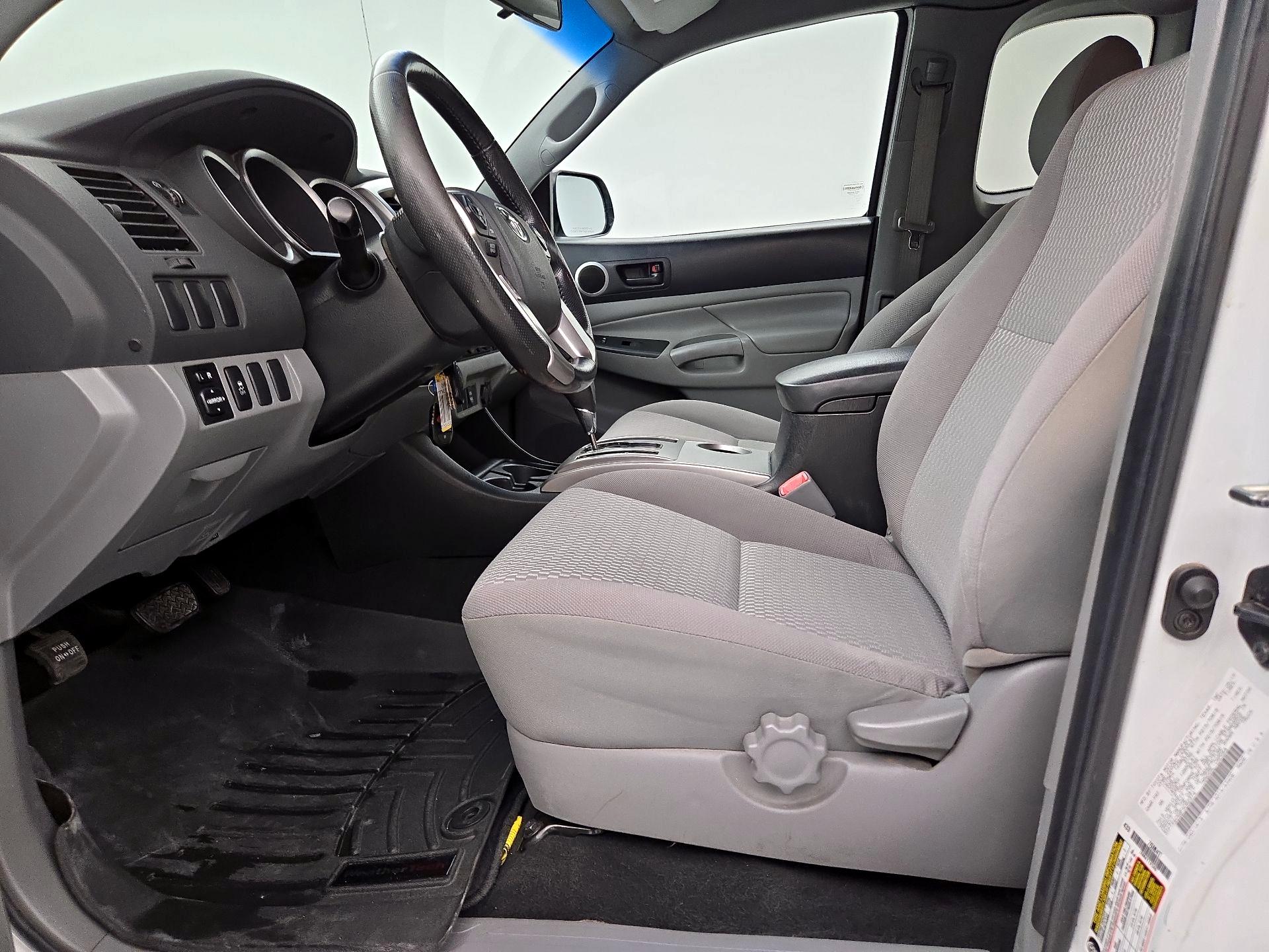 Thumbnail: 2015 Toyota Tacoma - 11