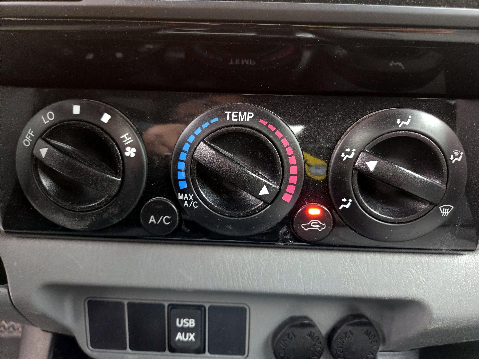 Thumbnail: 2015 Toyota Tacoma - 16