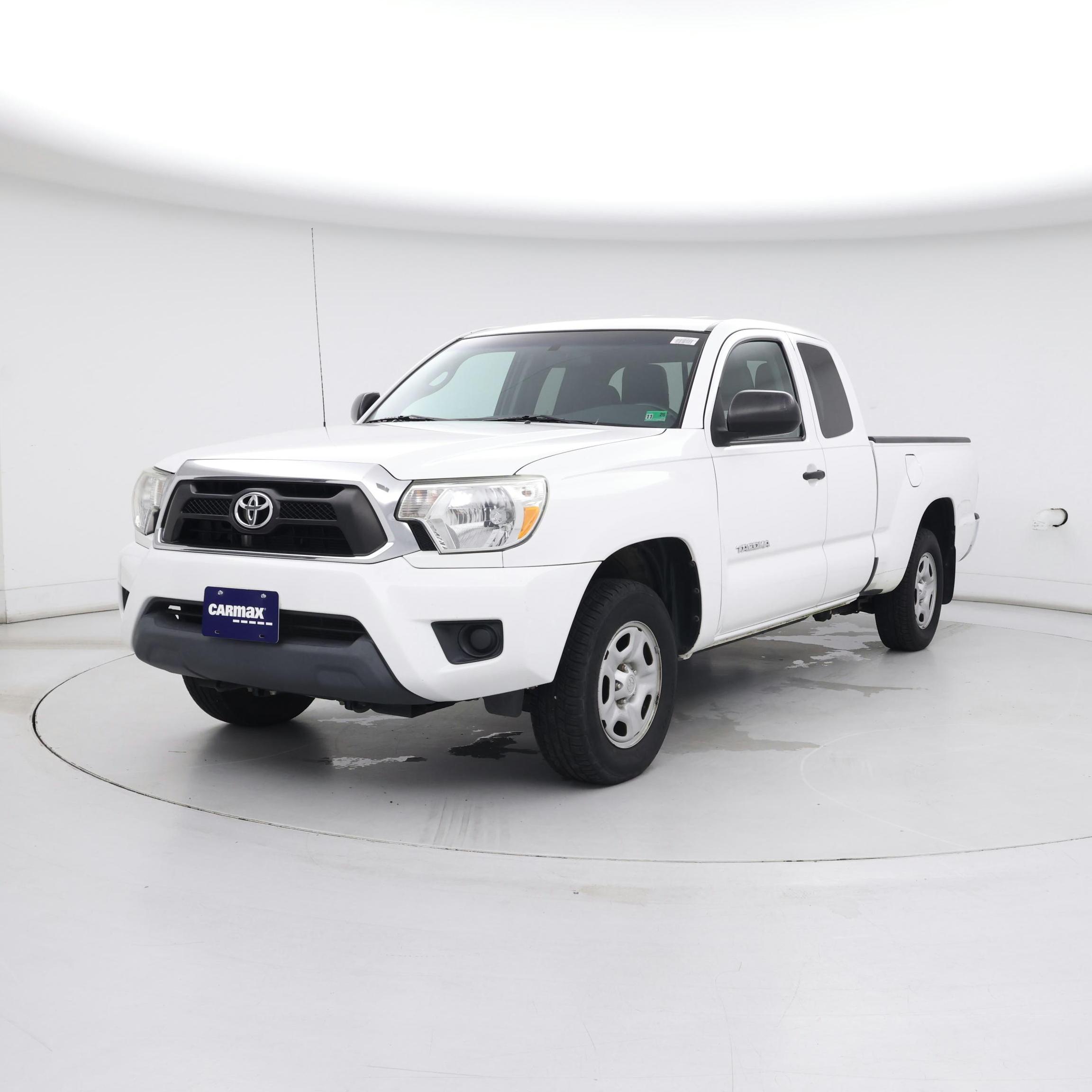 Thumbnail: 2015 Toyota Tacoma - 4