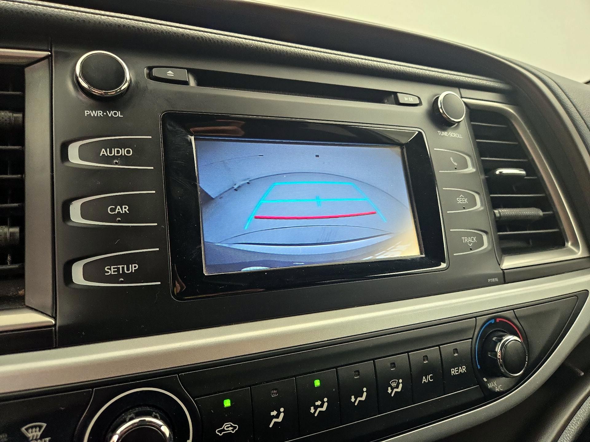 Thumbnail: 2019 Toyota Highlander - 14