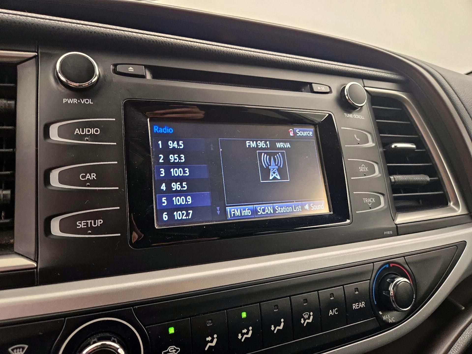 Thumbnail: 2019 Toyota Highlander - 15