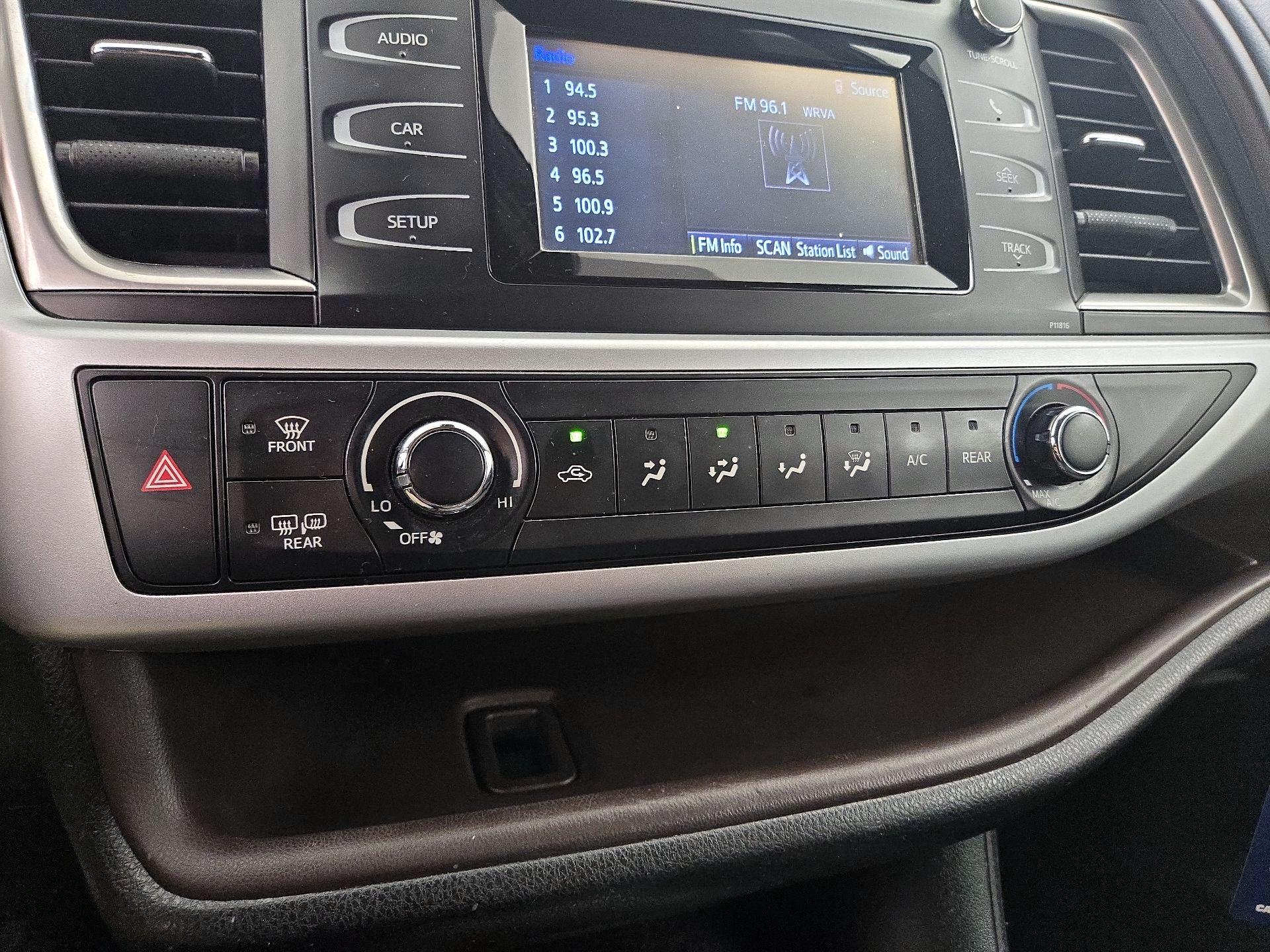 Thumbnail: 2019 Toyota Highlander - 16