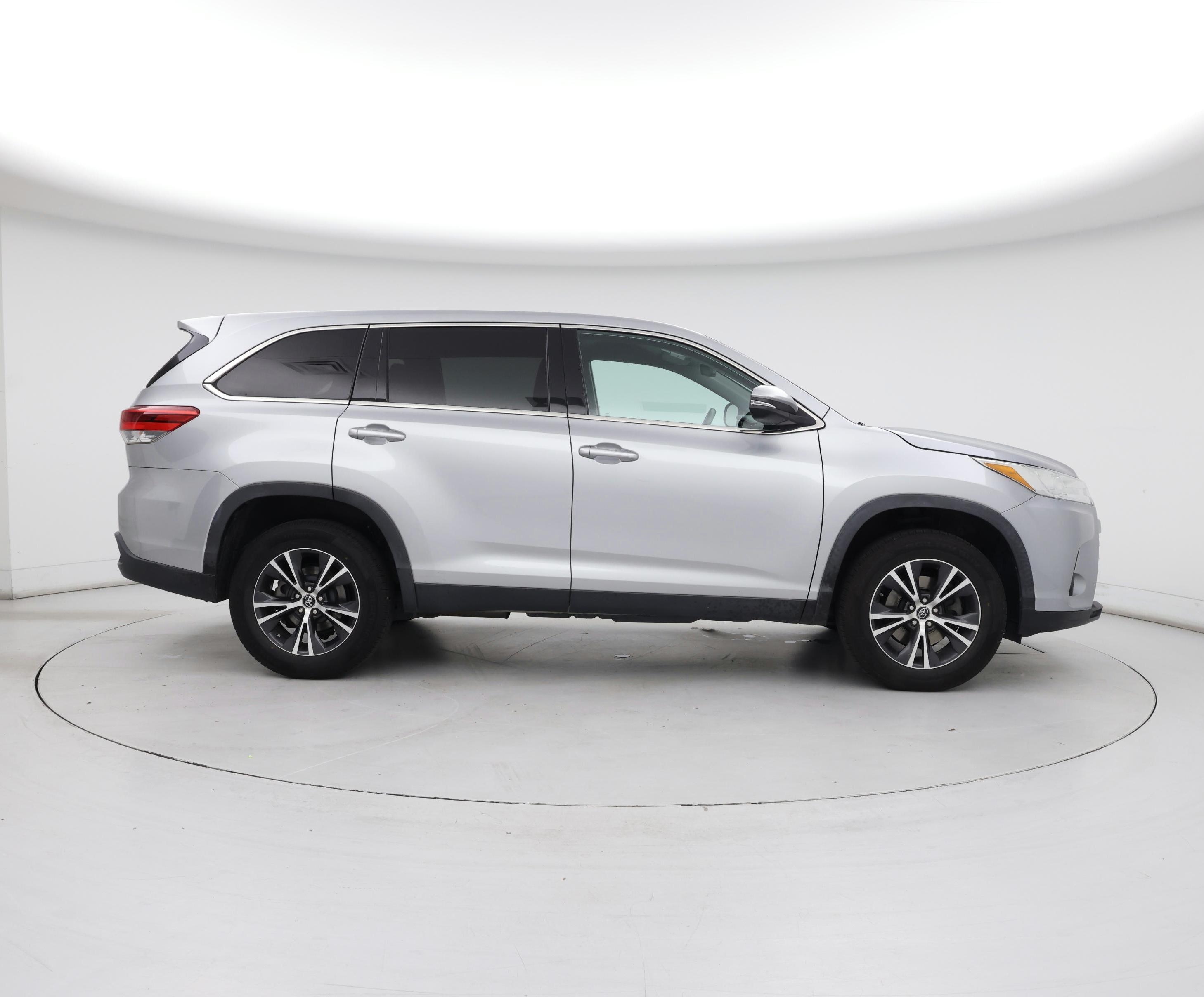 Thumbnail: 2019 Toyota Highlander - 7