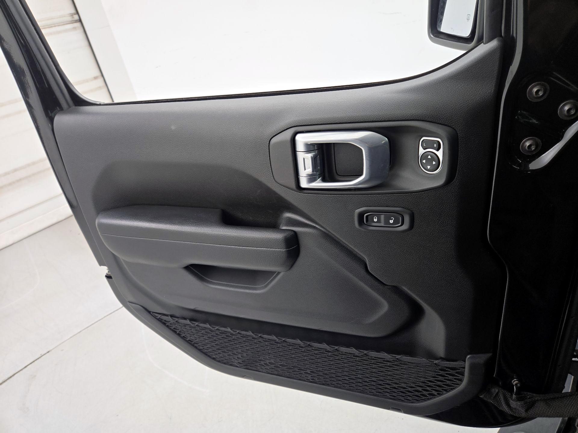 Thumbnail: 2021 Jeep Wrangler - 12