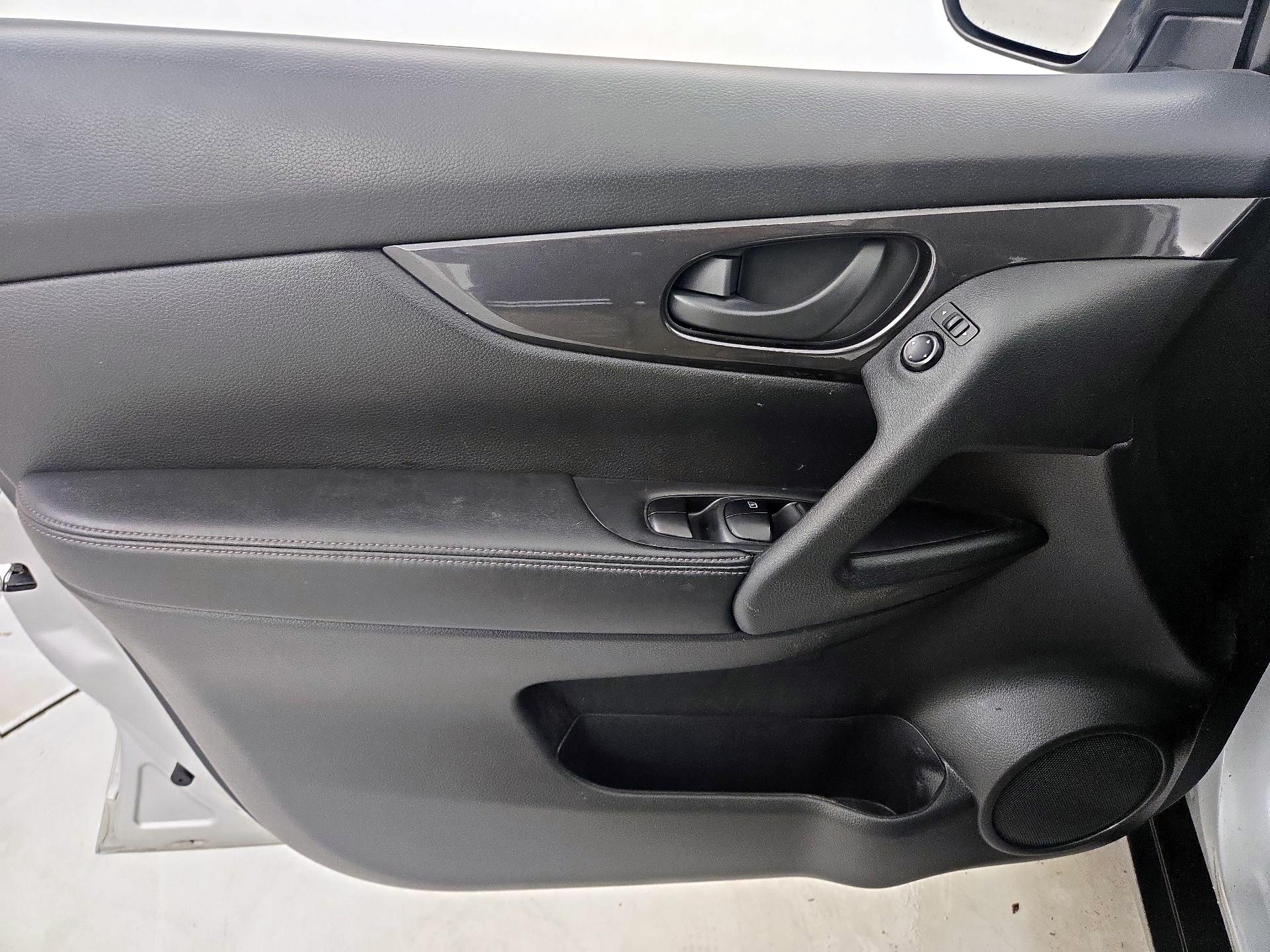 Thumbnail: 2020 Nissan Rogue - 12