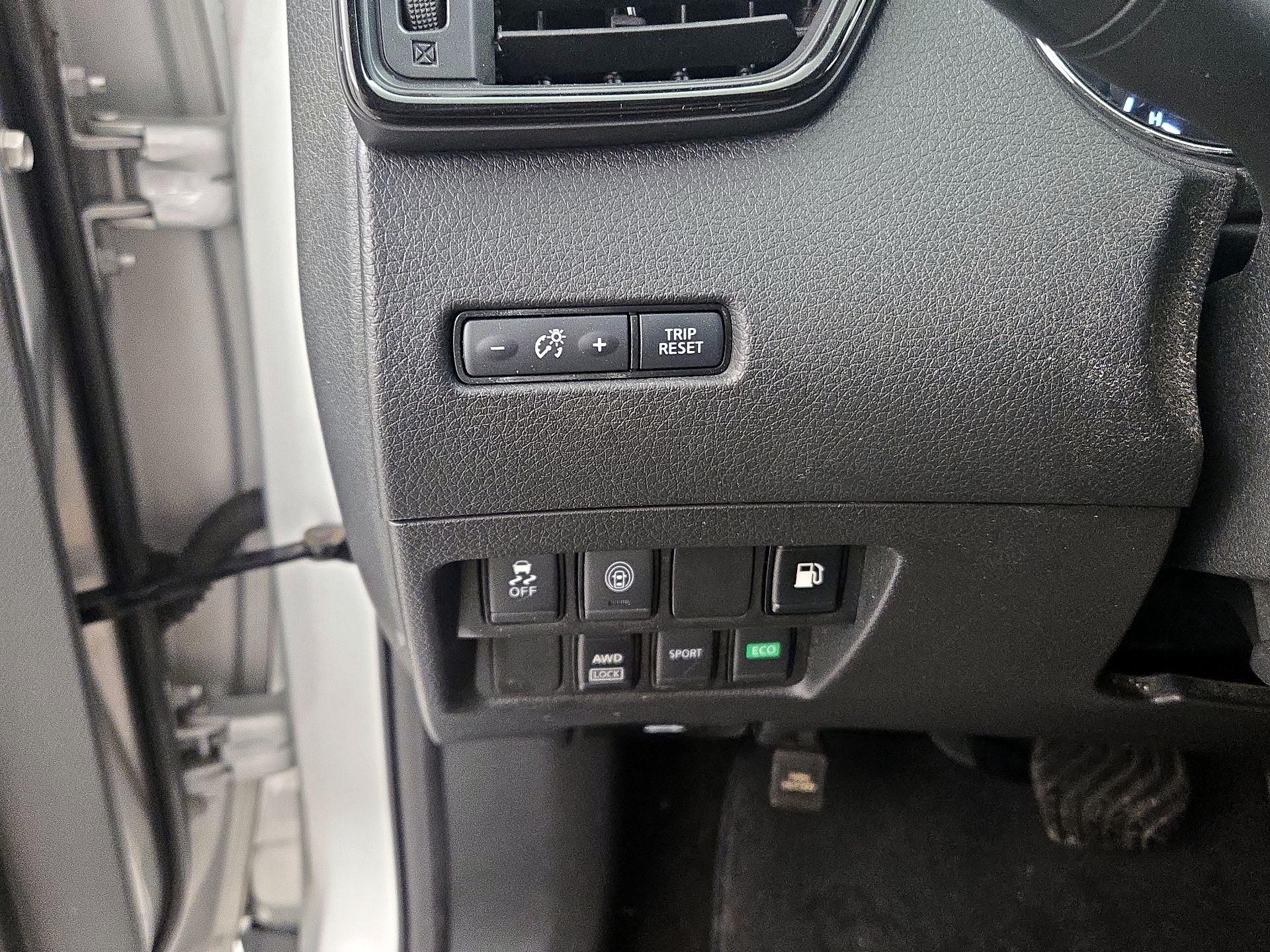 Thumbnail: 2020 Nissan Rogue - 13