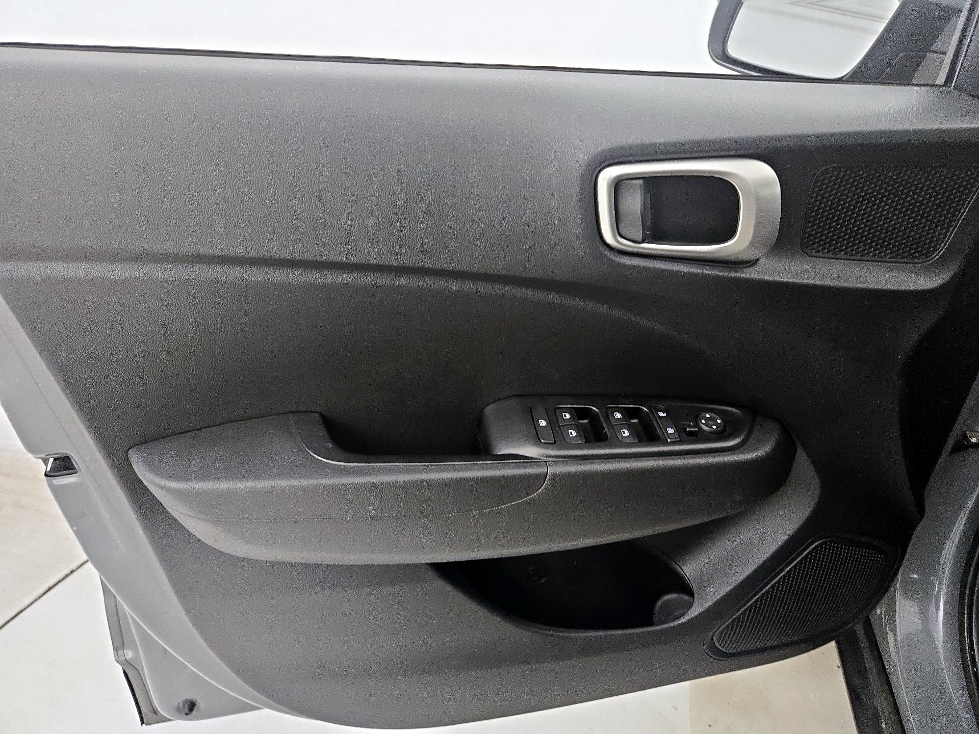 Thumbnail: 2021 Hyundai Venue - 12