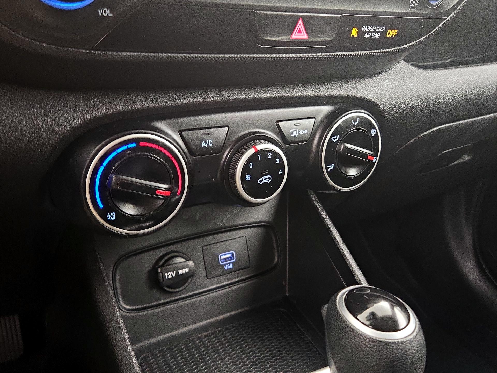 Thumbnail: 2021 Hyundai Venue - 16