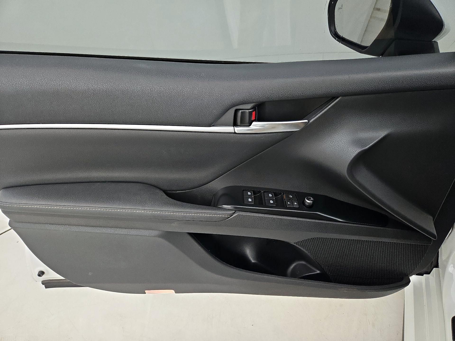 Thumbnail: 2020 Toyota Camry - 12