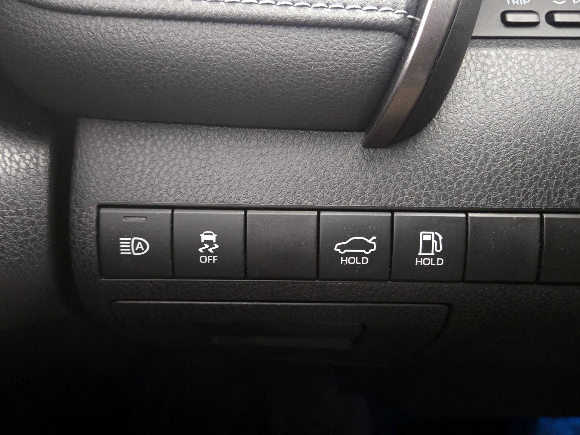 Thumbnail: 2020 Toyota Camry - 13