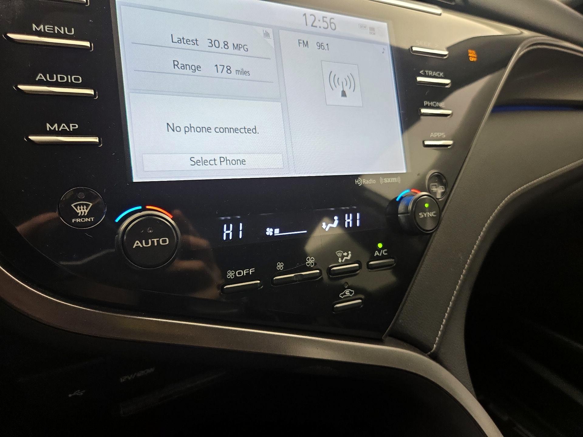 Thumbnail: 2020 Toyota Camry - 16