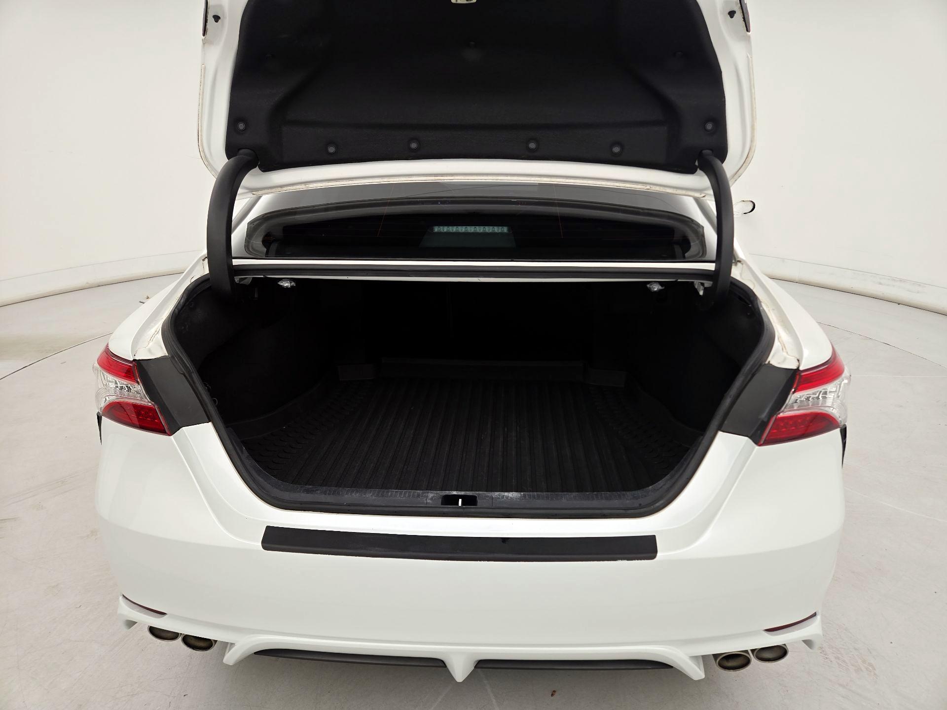 Thumbnail: 2020 Toyota Camry - 20