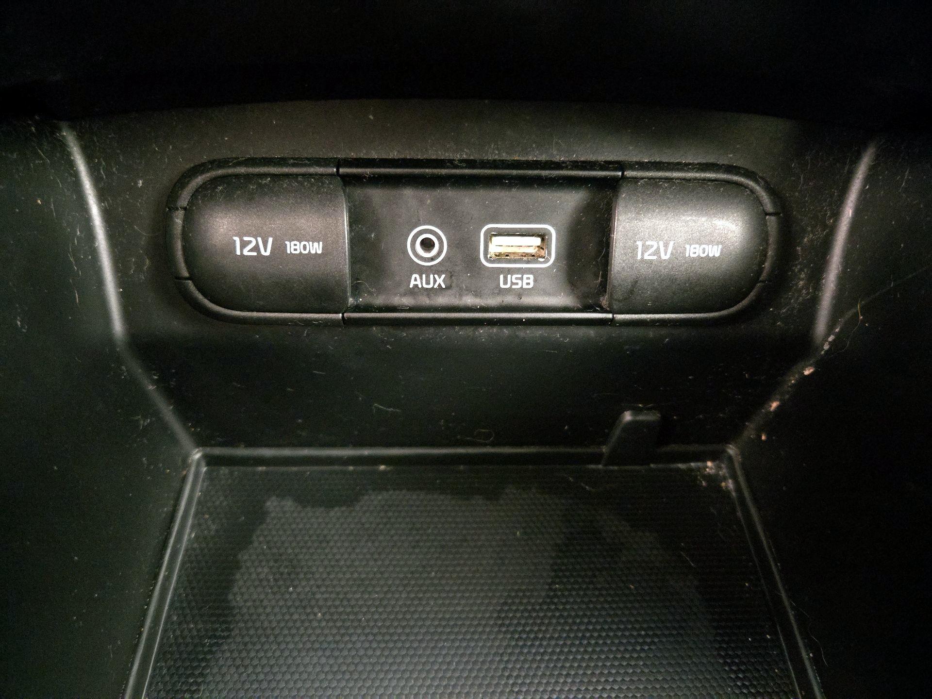 Thumbnail: 2020 Kia Sorento - 18