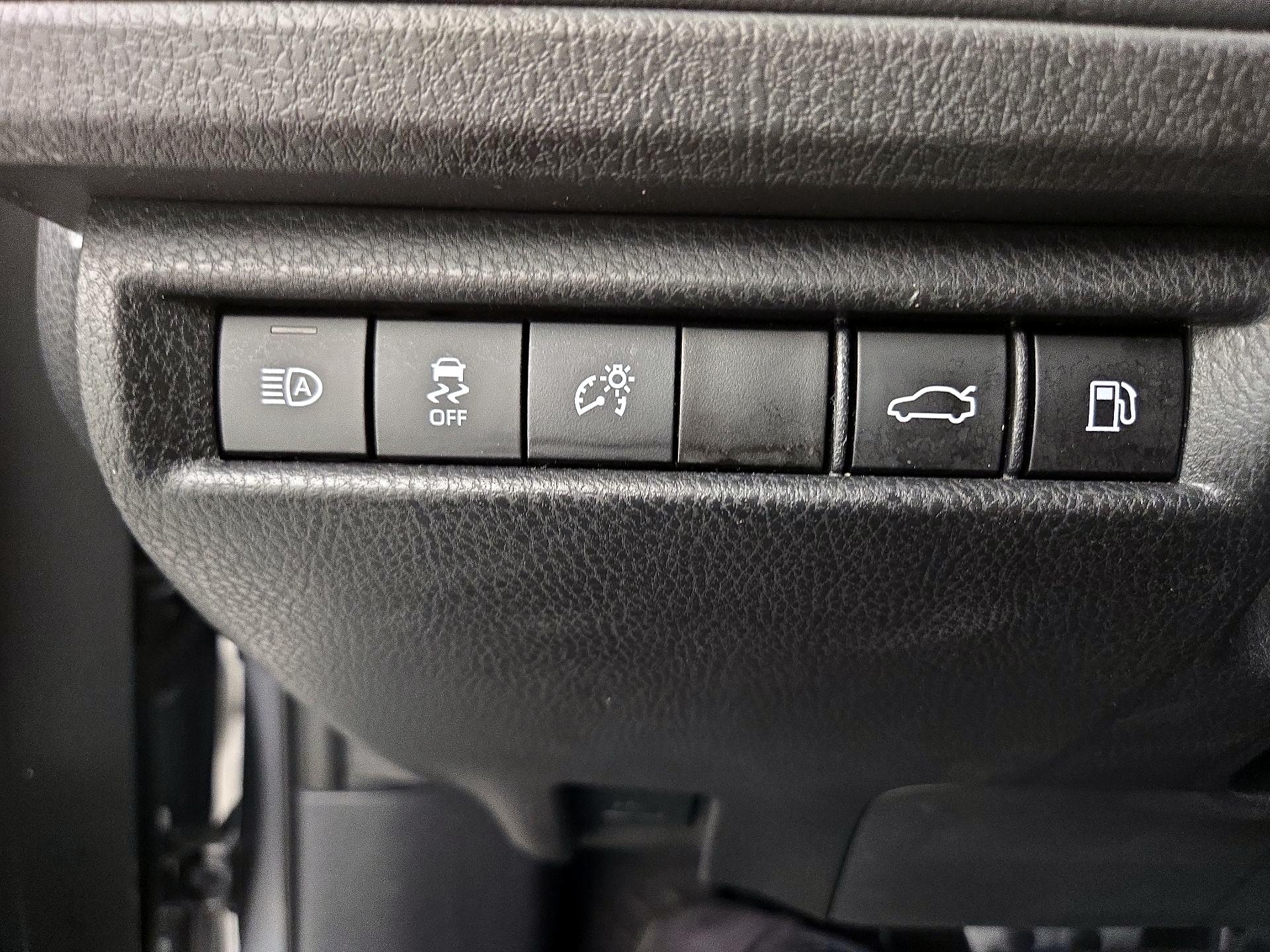 Thumbnail: 2025 Toyota Camry - 13