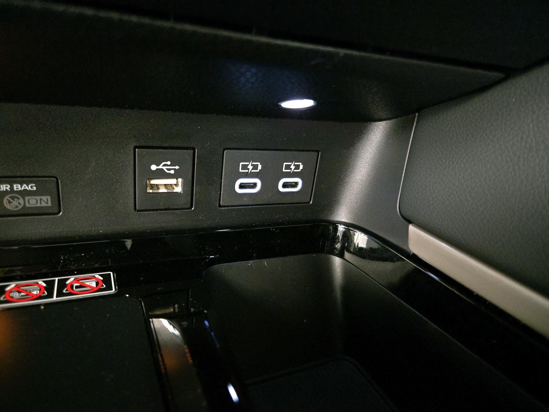 Thumbnail: 2025 Toyota Camry - 18