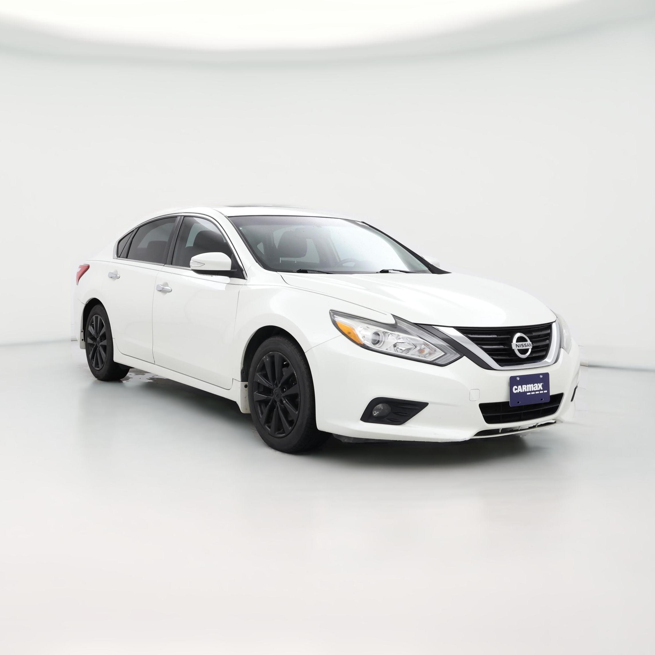 Thumbnail: 2017 Nissan Altima - 1